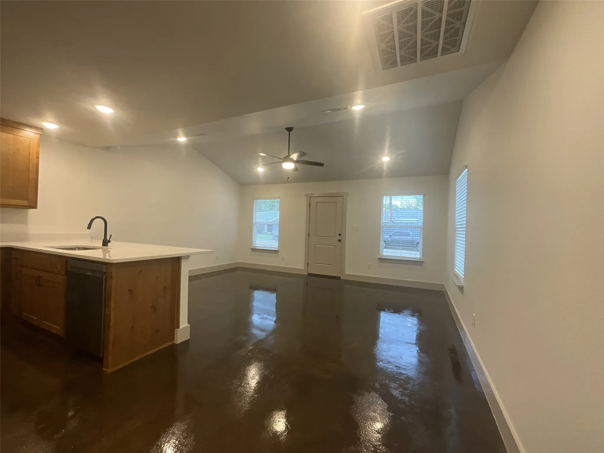 Single Family Residence For Rent in Van Zandt County , 533 Bradburn Road 100, Grand Saline, Texas 75140, 1 Bedroom, 1 Bathroom, Garage spaces, 795 Sqft, built in 2026, mls#21331920, Real Estate Agent in Grand Saline, Homes For Rent in Van Zandt county, Homes For Rent in Grand Saline, Realtor in Grand Saline Texas, Real Estate Brokerage Independent Realty Texas, Luminita Cordes Realtor