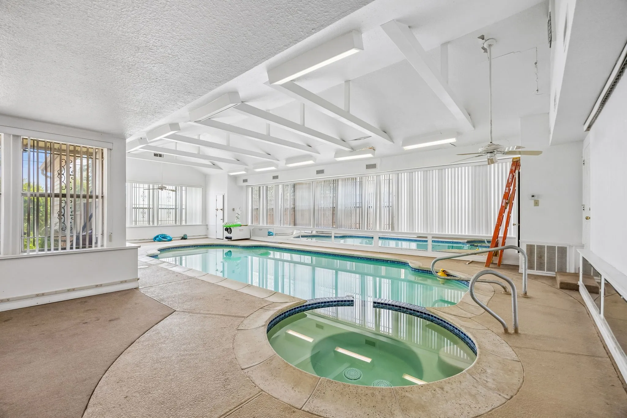 Pool & Spa