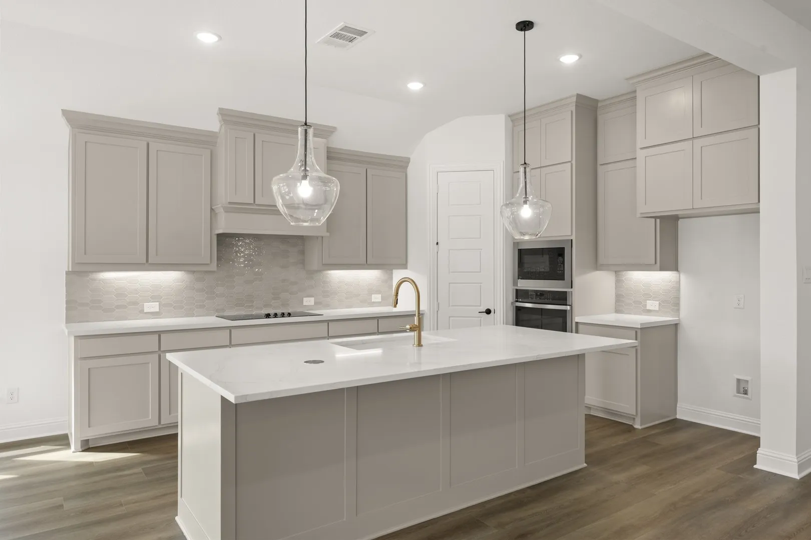 4806 Bel Air- Kitchen-2