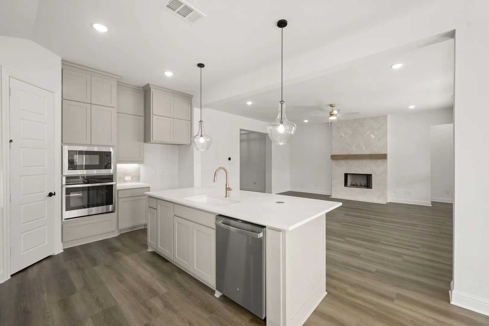 4806 Bel Air- Kitchen-4