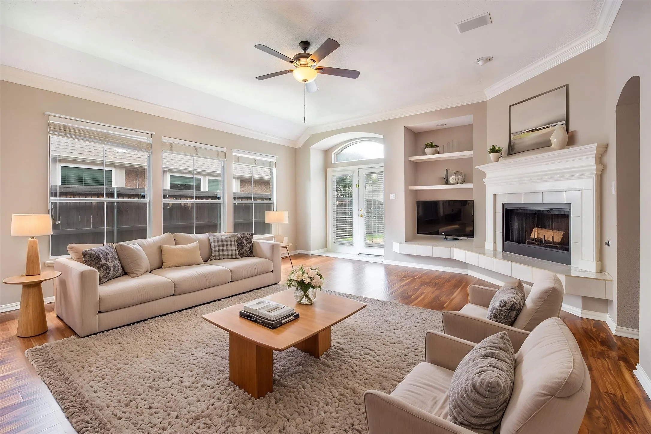 Single Family Residence For Sale in Dallas County , 9316 Preston Trail, Irving, Texas 75063, 3 Bedroom, 2 Bathroom, 2 Garage spaces, 2,250 Sqft, built in 1995, mls#21332940, Real Estate Agent in Irving, Homes For Sale in Dallas county, Homes For Sale in Irving, Realtor in Irving Texas, Real Estate Brokerage Independent Realty Texas, Luminita Cordes Realtor