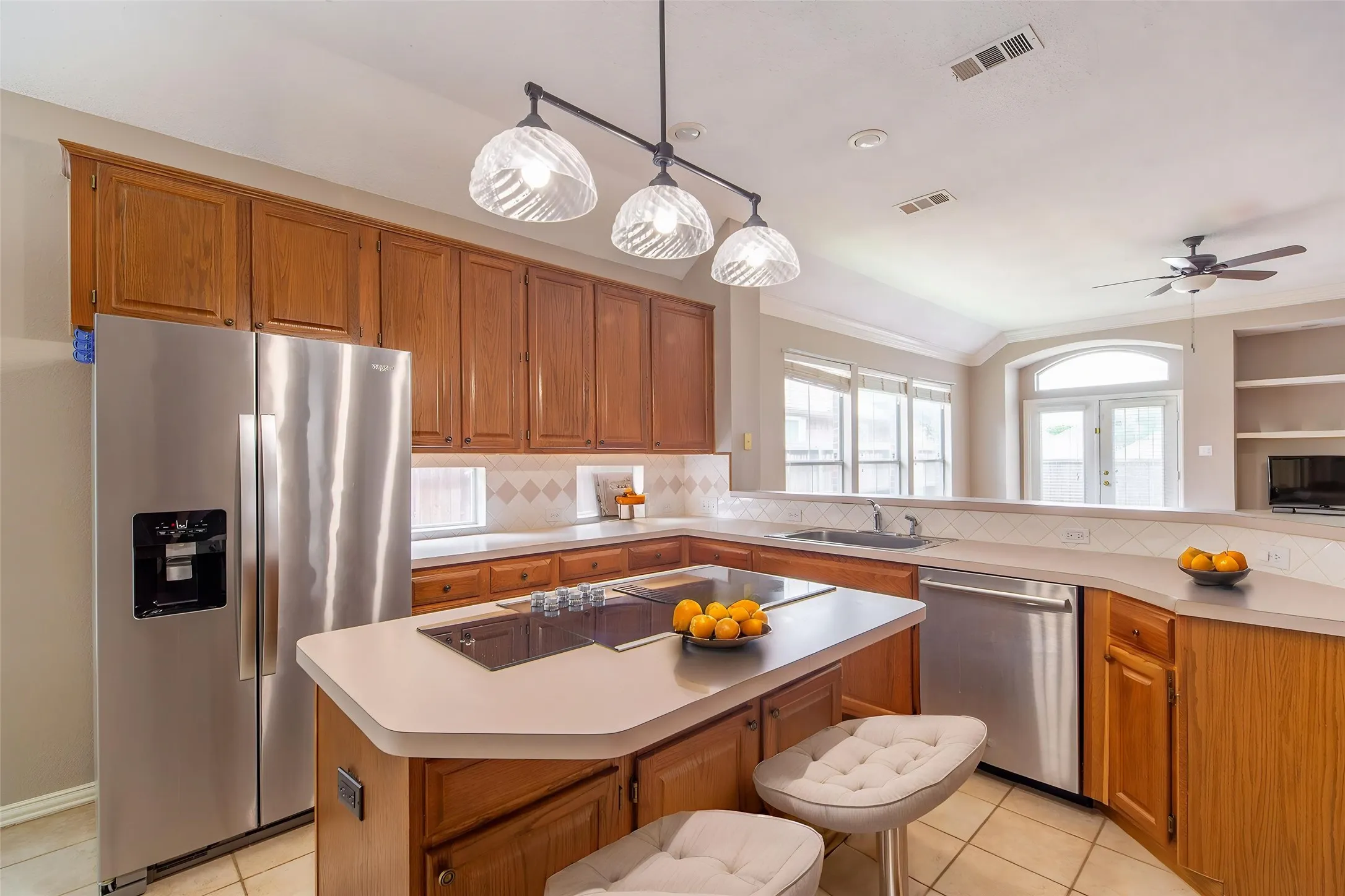 Single Family Residence For Sale in Dallas County , 9316 Preston Trail, Irving, Texas 75063, 3 Bedroom, 2 Bathroom, 2 Garage spaces, 2,250 Sqft, built in 1995, mls#21332940, Real Estate Agent in Irving, Homes For Sale in Dallas county, Homes For Sale in Irving, Realtor in Irving Texas, Real Estate Brokerage Independent Realty Texas, Luminita Cordes Realtor