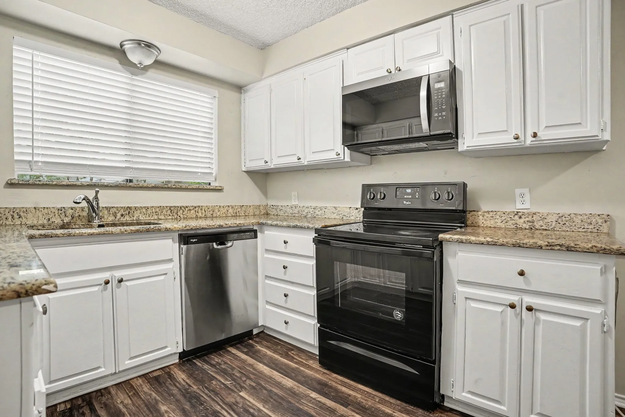Single Family Residence For Sale in Tarrant County , 4715 Burning Springs Drive, Arlington, Texas 76017, 3 Bedroom, 2 Bathroom, 2 Garage spaces, 2,224 Sqft, built in 1983, mls#21333156, Real Estate Agent in Arlington, Homes For Sale in Tarrant county, Homes For Sale in Arlington, Realtor in Arlington Texas, Real Estate Brokerage Independent Realty Texas, Luminita Cordes Realtor