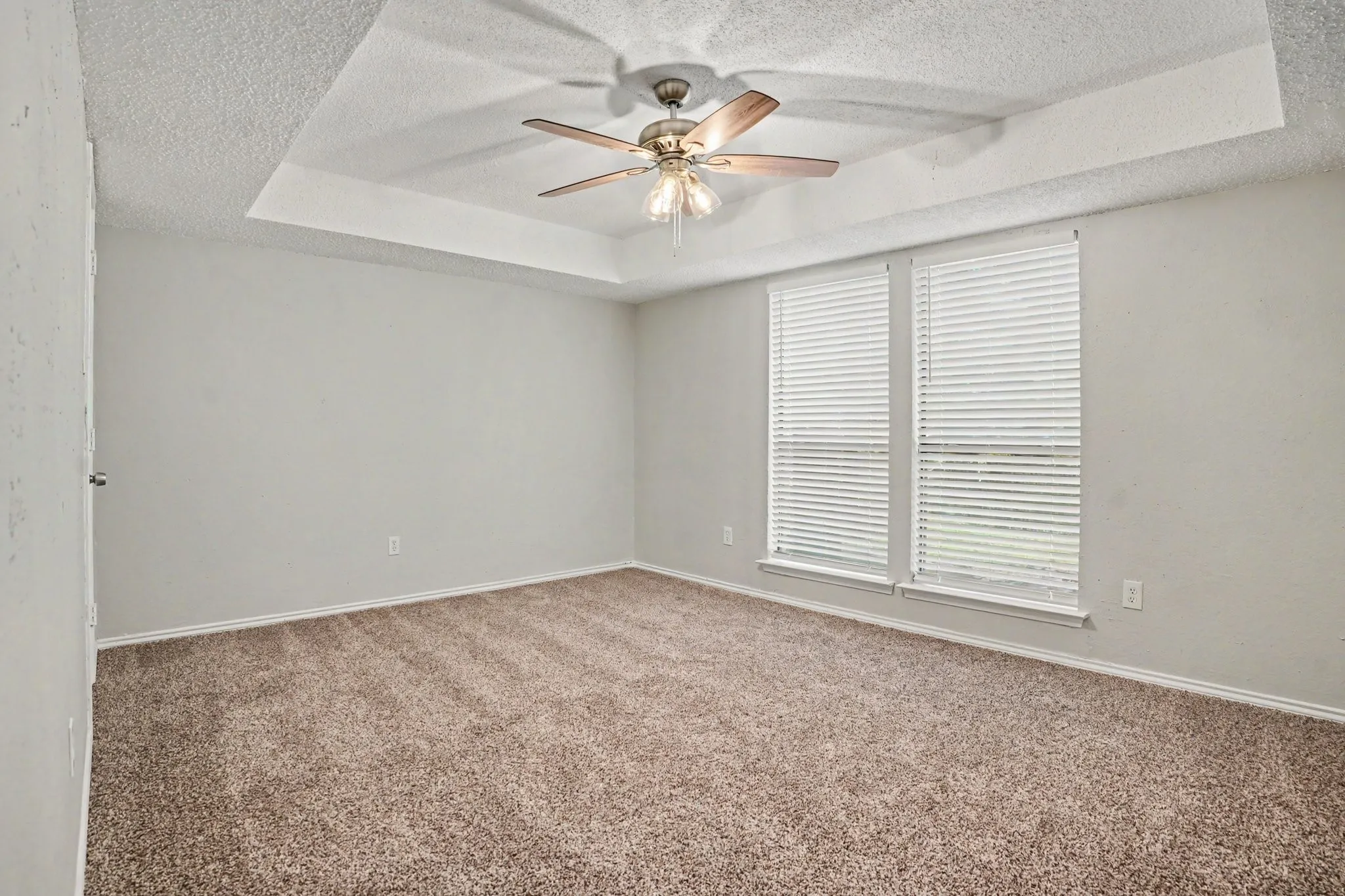 Single Family Residence For Sale in Tarrant County , 4715 Burning Springs Drive, Arlington, Texas 76017, 3 Bedroom, 2 Bathroom, 2 Garage spaces, 2,224 Sqft, built in 1983, mls#21333156, Real Estate Agent in Arlington, Homes For Sale in Tarrant county, Homes For Sale in Arlington, Realtor in Arlington Texas, Real Estate Brokerage Independent Realty Texas, Luminita Cordes Realtor