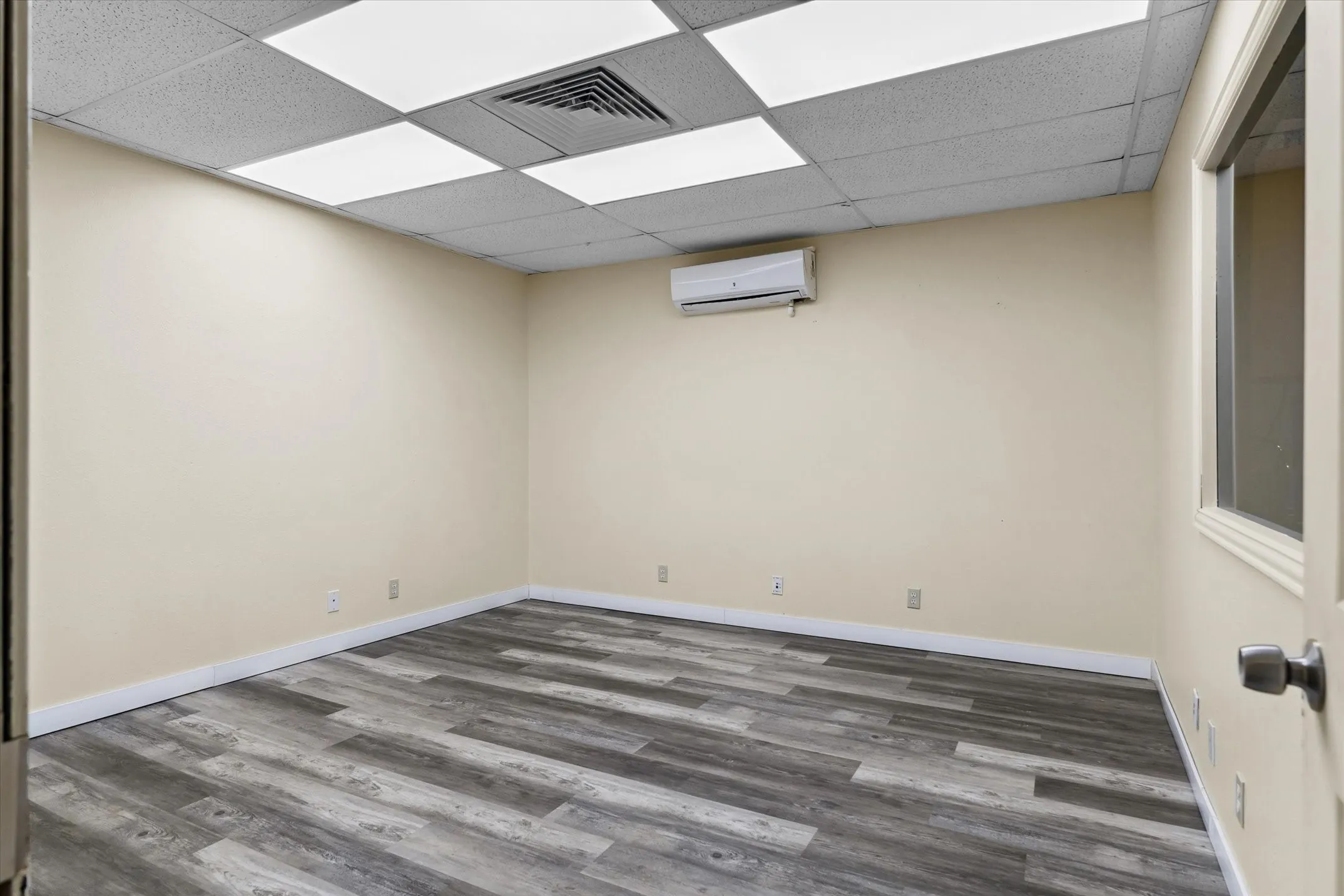 Business For Rent in Dallas County , 200 Cypress Street, Seagoville, Texas 75159, 0, 0, Garage spaces, 0 Sqft, built in 1999, mls#21329618, Real Estate Agent in Seagoville, Homes For Rent in Dallas county, Homes For Rent in Seagoville, Realtor in Seagoville Texas, Real Estate Brokerage Independent Realty Texas, Luminita Cordes Realtor