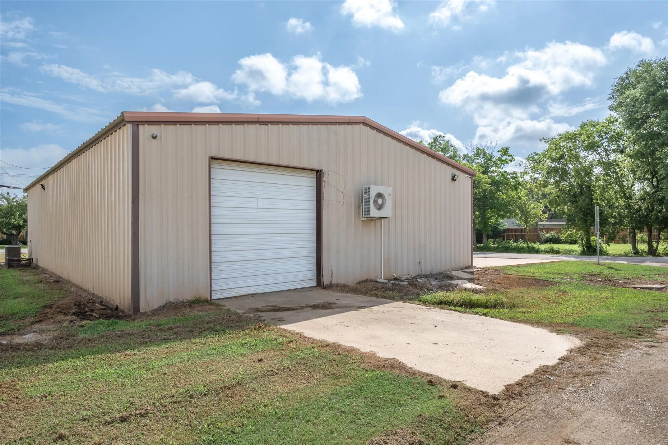 Business For Rent in Dallas County , 200 Cypress Street, Seagoville, Texas 75159, 0, 0, Garage spaces, 0 Sqft, built in 1999, mls#21329618, Real Estate Agent in Seagoville, Homes For Rent in Dallas county, Homes For Rent in Seagoville, Realtor in Seagoville Texas, Real Estate Brokerage Independent Realty Texas, Luminita Cordes Realtor