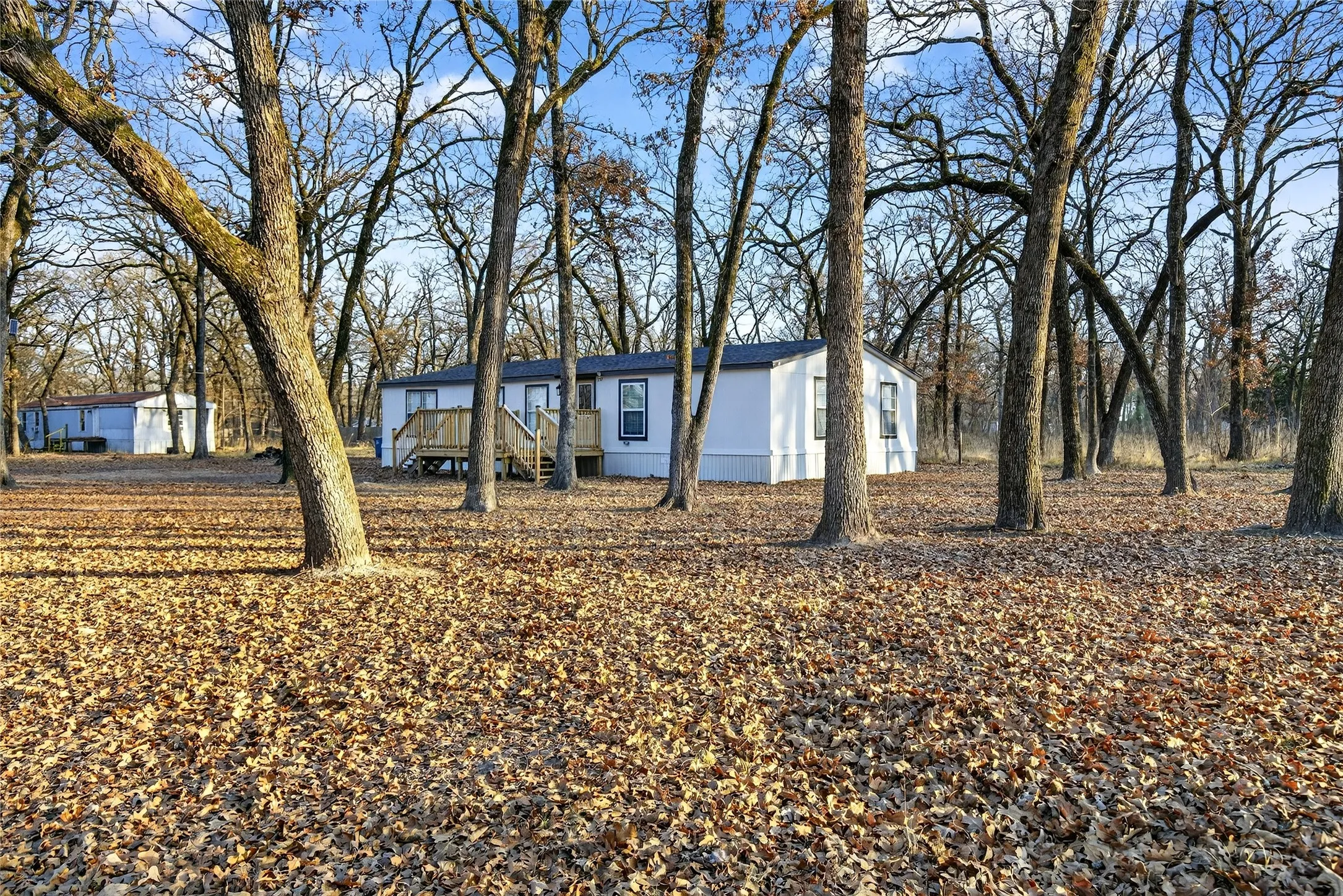 Manufactured Home For Sale in Henderson County , 237 Wildflower Drive, Gun Barrel City, Texas 75156, 3 Bedroom, 2 Bathroom, Garage spaces, 1,344 Sqft, built in 2000, mls#21333471, Real Estate Agent in Gun Barrel City, Homes For Sale in Henderson county, Homes For Sale in Gun Barrel City, Realtor in Gun Barrel City Texas, Real Estate Brokerage Independent Realty Texas, Luminita Cordes Realtor