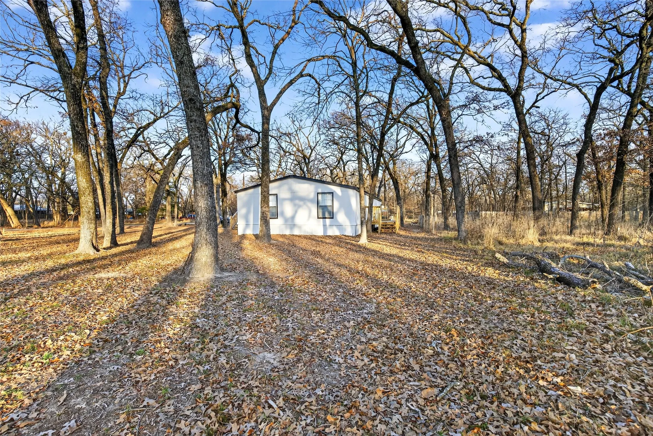 Manufactured Home For Sale in Henderson County , 237 Wildflower Drive, Gun Barrel City, Texas 75156, 3 Bedroom, 2 Bathroom, Garage spaces, 1,344 Sqft, built in 2000, mls#21333471, Real Estate Agent in Gun Barrel City, Homes For Sale in Henderson county, Homes For Sale in Gun Barrel City, Realtor in Gun Barrel City Texas, Real Estate Brokerage Independent Realty Texas, Luminita Cordes Realtor