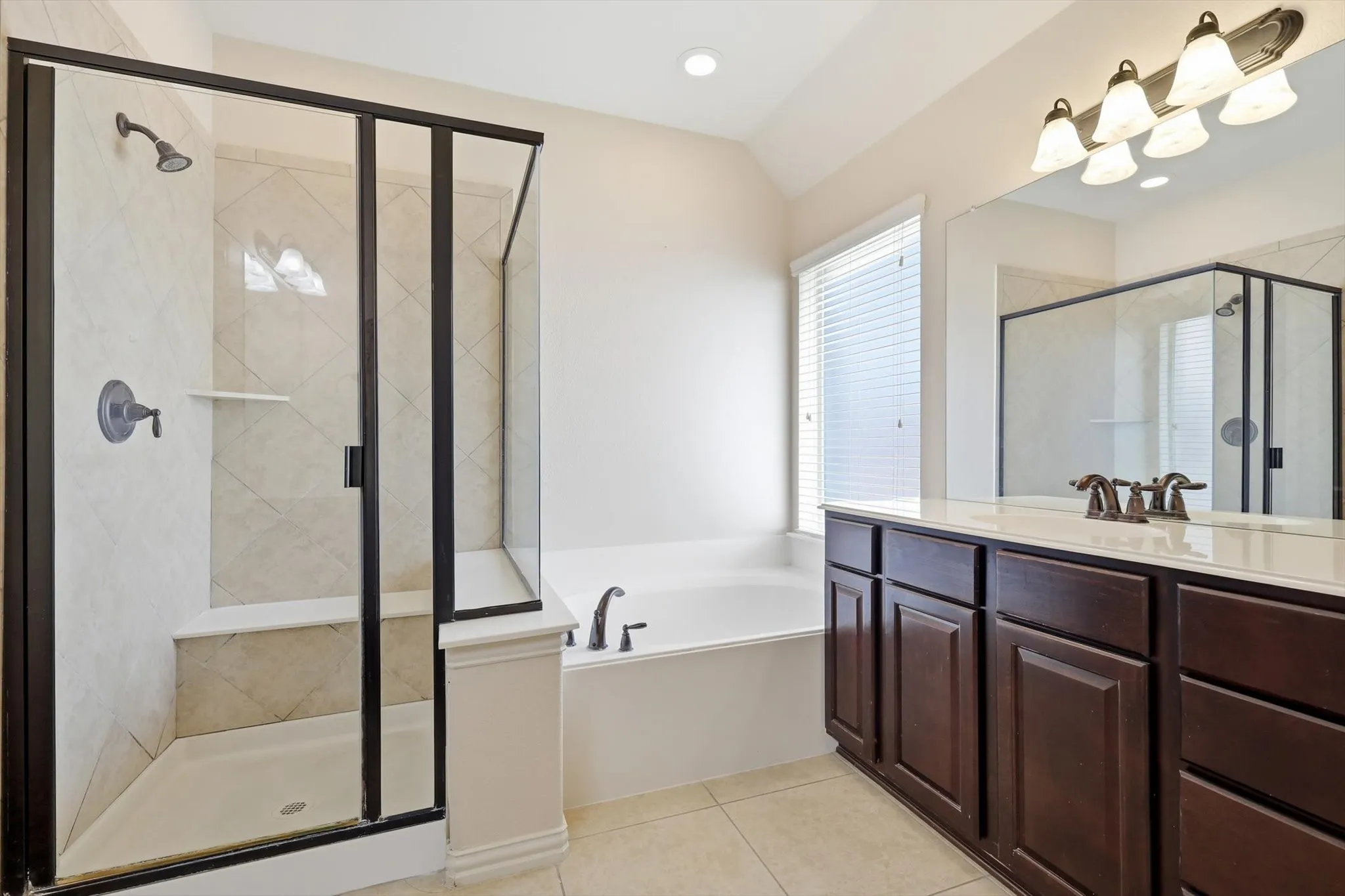 Single Family Residence For Sale in Collin County , 1611 Estacado Drive, Allen, Texas 75013, 3 Bedroom, 3 Bathroom, 2 Garage spaces, 2,264 Sqft, built in 2011, mls#21331858, Real Estate Agent in Allen, Homes For Sale in Collin county, Homes For Sale in Allen, Realtor in Allen Texas, Real Estate Brokerage Independent Realty Texas, Luminita Cordes Realtor