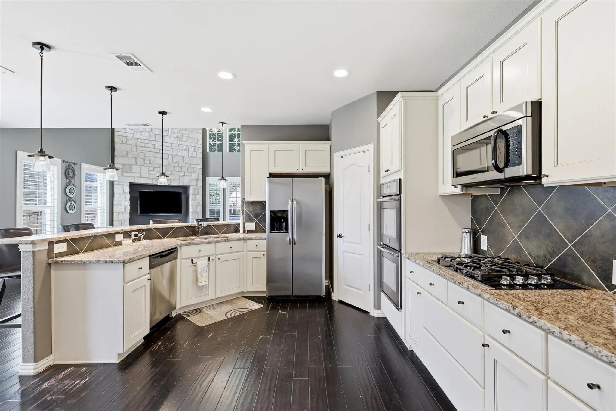 Single Family Residence For Sale in Collin County , 1611 Estacado Drive, Allen, Texas 75013, 3 Bedroom, 3 Bathroom, 2 Garage spaces, 2,264 Sqft, built in 2011, mls#21331858, Real Estate Agent in Allen, Homes For Sale in Collin county, Homes For Sale in Allen, Realtor in Allen Texas, Real Estate Brokerage Independent Realty Texas, Luminita Cordes Realtor