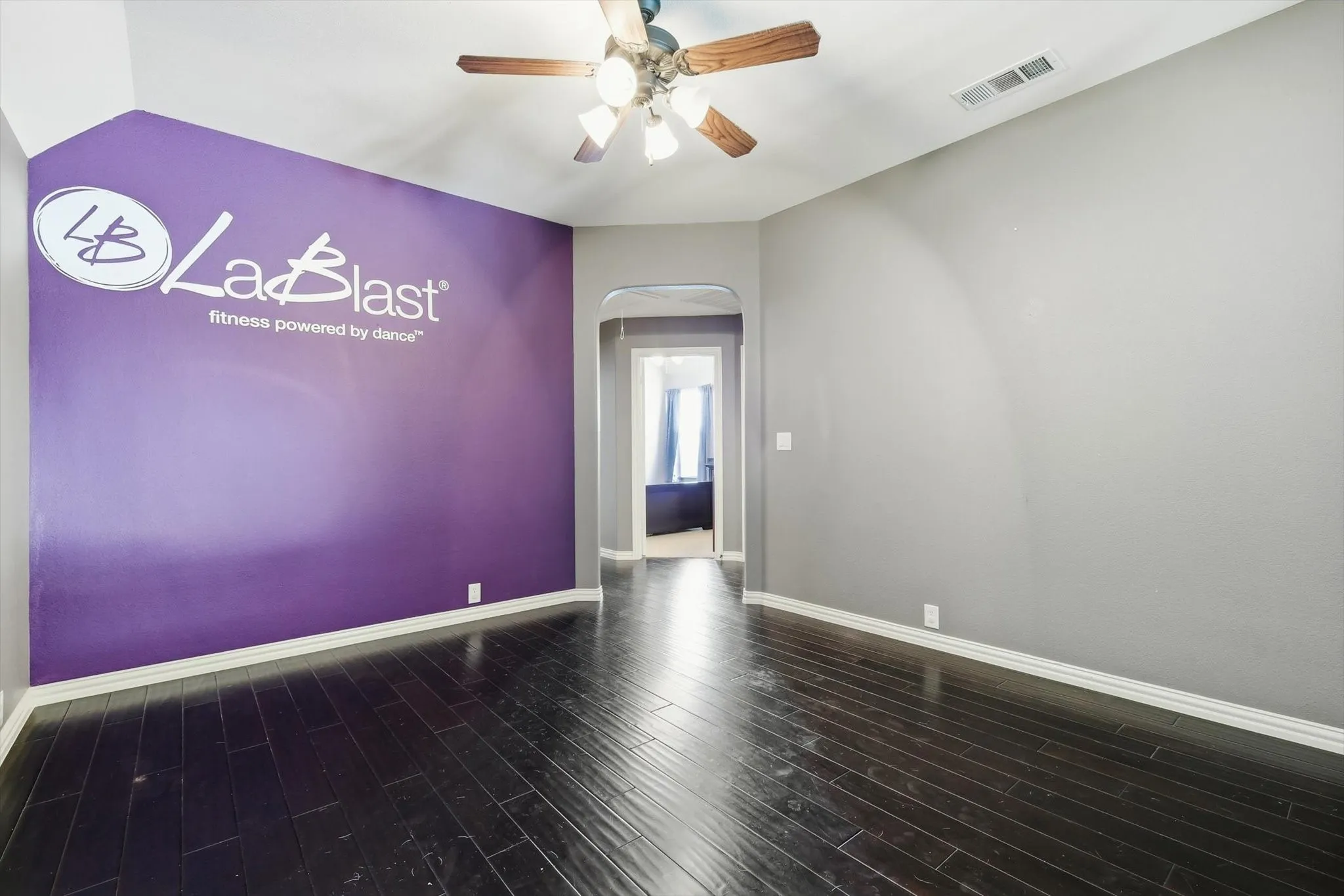 Single Family Residence For Sale in Collin County , 1611 Estacado Drive, Allen, Texas 75013, 3 Bedroom, 3 Bathroom, 2 Garage spaces, 2,264 Sqft, built in 2011, mls#21331858, Real Estate Agent in Allen, Homes For Sale in Collin county, Homes For Sale in Allen, Realtor in Allen Texas, Real Estate Brokerage Independent Realty Texas, Luminita Cordes Realtor