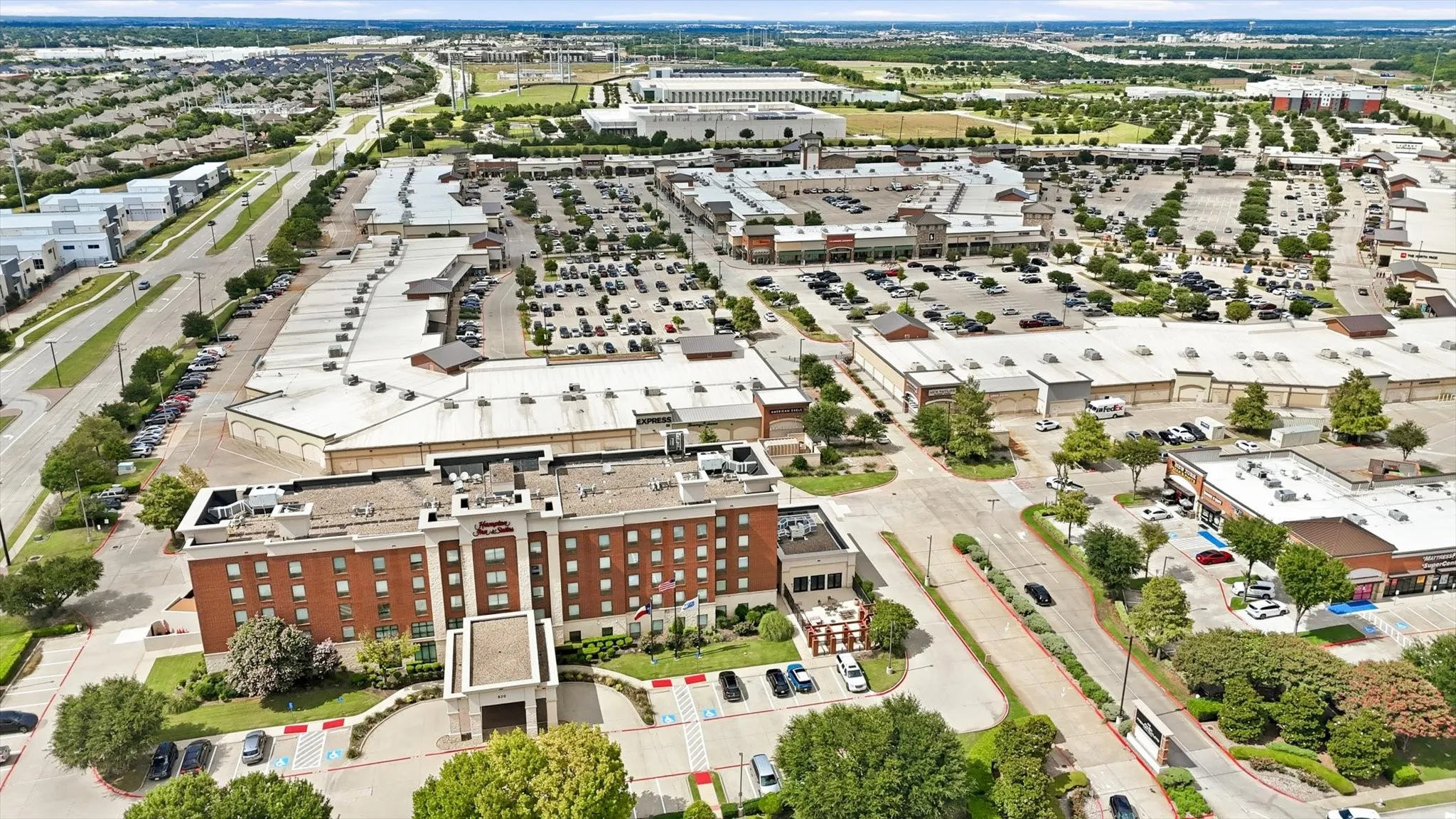 Walking distance to the Allen Outlets.