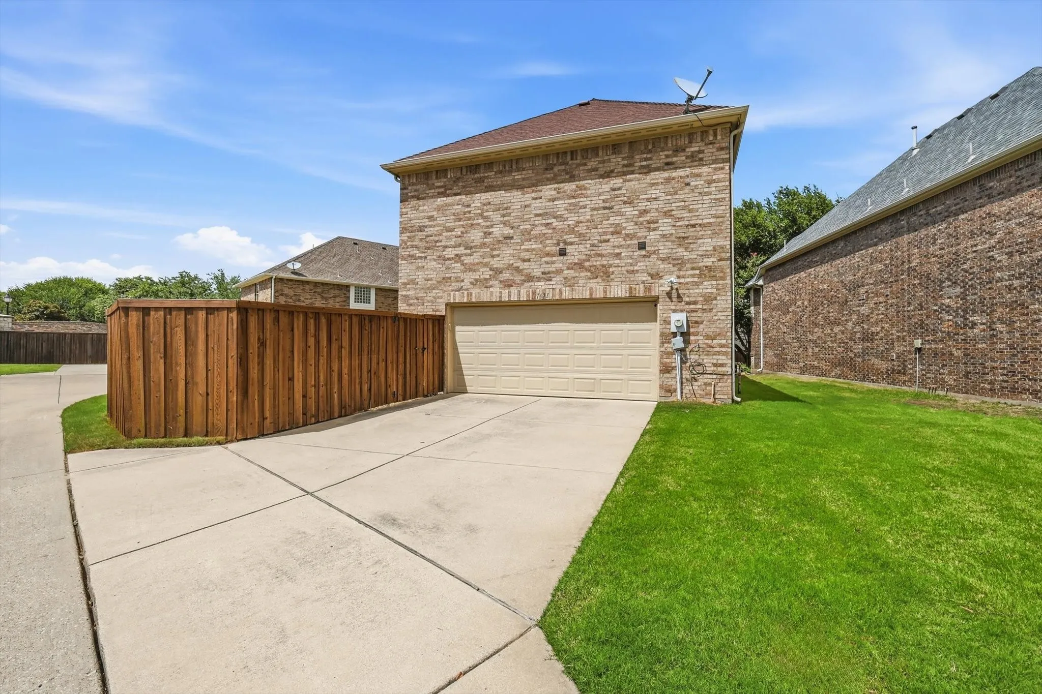 Single Family Residence For Sale in Collin County , 1611 Estacado Drive, Allen, Texas 75013, 3 Bedroom, 3 Bathroom, 2 Garage spaces, 2,264 Sqft, built in 2011, mls#21331858, Real Estate Agent in Allen, Homes For Sale in Collin county, Homes For Sale in Allen, Realtor in Allen Texas, Real Estate Brokerage Independent Realty Texas, Luminita Cordes Realtor
