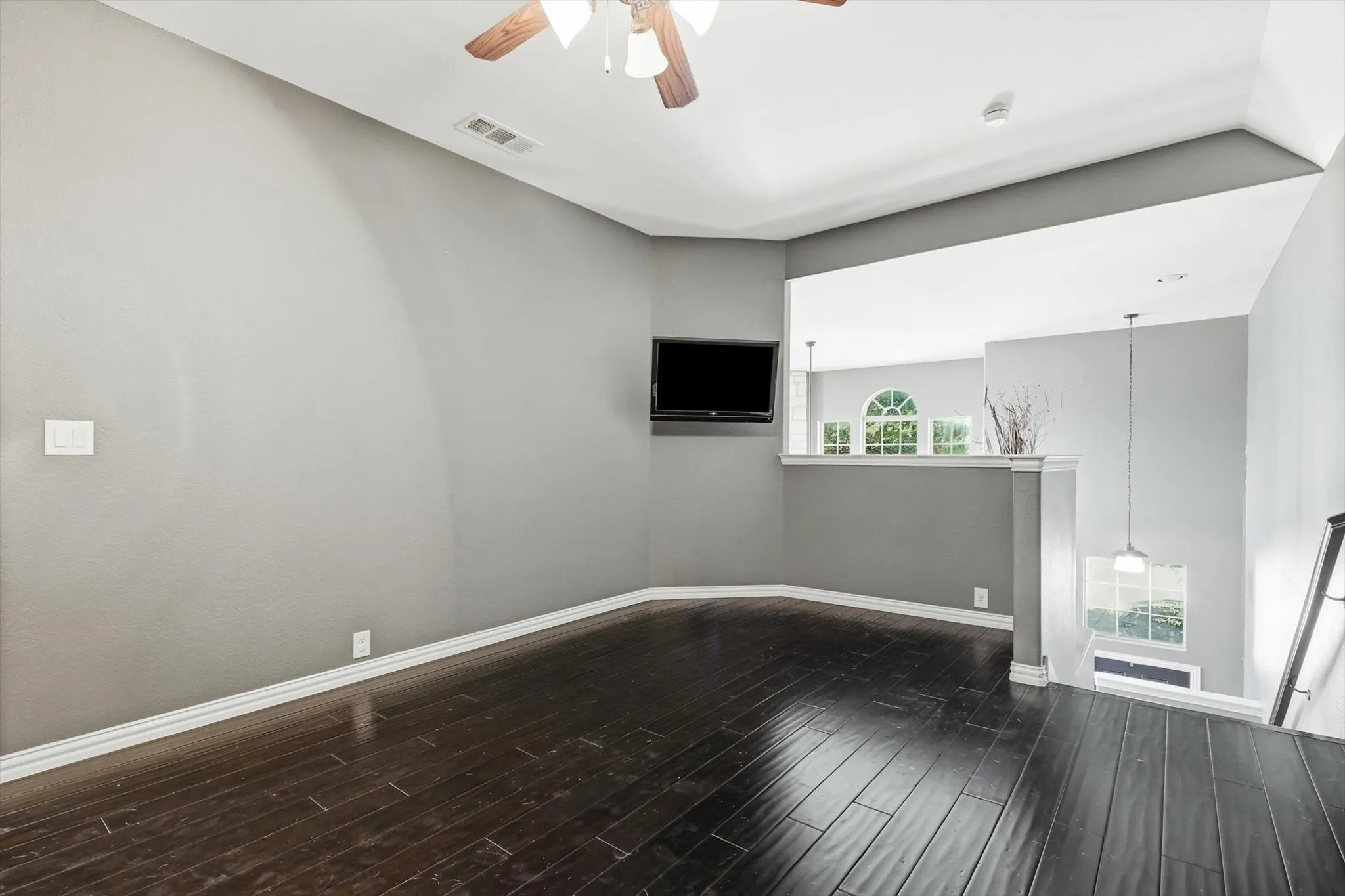 Single Family Residence For Sale in Collin County , 1611 Estacado Drive, Allen, Texas 75013, 3 Bedroom, 3 Bathroom, 2 Garage spaces, 2,264 Sqft, built in 2011, mls#21331858, Real Estate Agent in Allen, Homes For Sale in Collin county, Homes For Sale in Allen, Realtor in Allen Texas, Real Estate Brokerage Independent Realty Texas, Luminita Cordes Realtor
