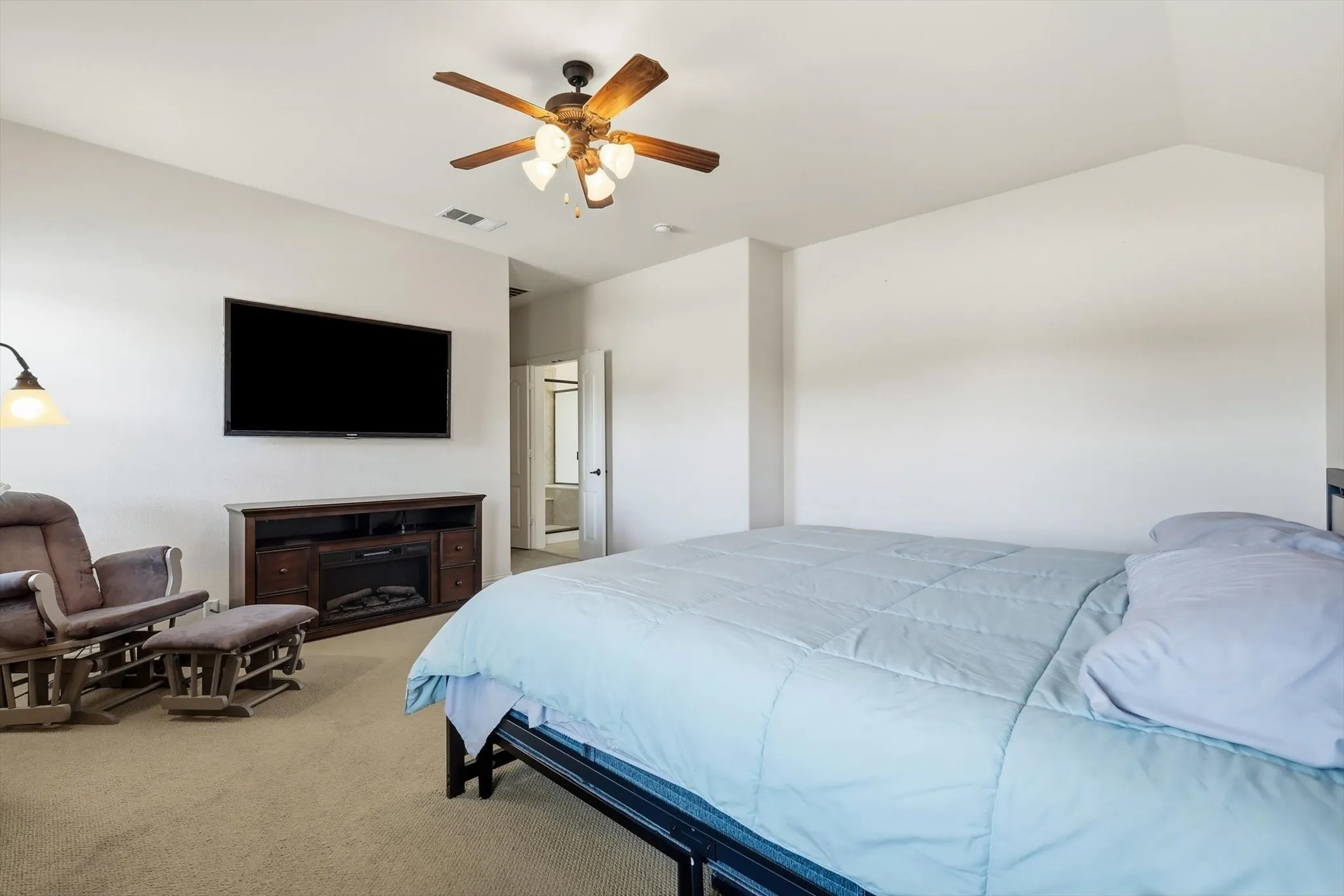 Single Family Residence For Sale in Collin County , 1611 Estacado Drive, Allen, Texas 75013, 3 Bedroom, 3 Bathroom, 2 Garage spaces, 2,264 Sqft, built in 2011, mls#21331858, Real Estate Agent in Allen, Homes For Sale in Collin county, Homes For Sale in Allen, Realtor in Allen Texas, Real Estate Brokerage Independent Realty Texas, Luminita Cordes Realtor