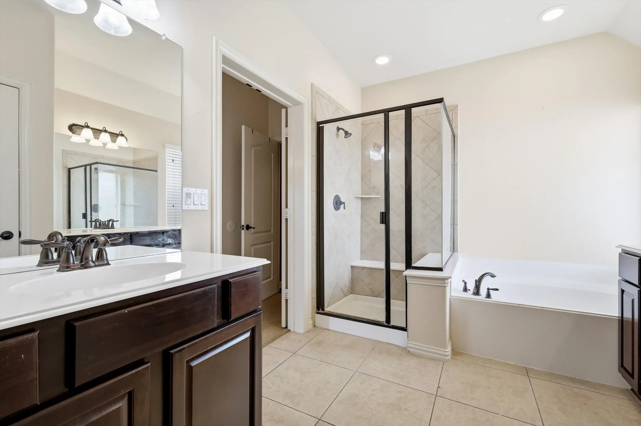 Single Family Residence For Sale in Collin County , 1611 Estacado Drive, Allen, Texas 75013, 3 Bedroom, 3 Bathroom, 2 Garage spaces, 2,264 Sqft, built in 2011, mls#21331858, Real Estate Agent in Allen, Homes For Sale in Collin county, Homes For Sale in Allen, Realtor in Allen Texas, Real Estate Brokerage Independent Realty Texas, Luminita Cordes Realtor