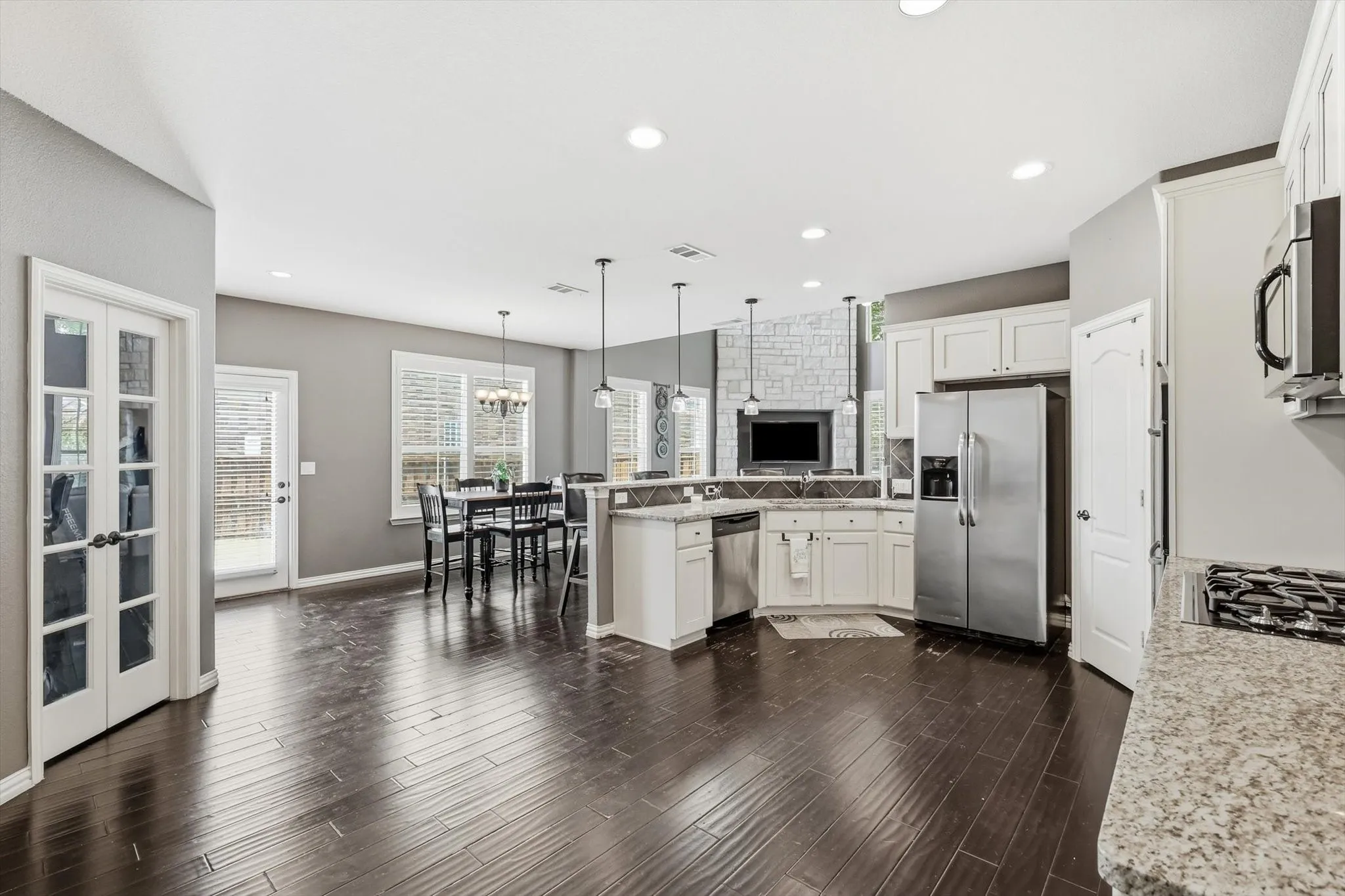 Single Family Residence For Sale in Collin County , 1611 Estacado Drive, Allen, Texas 75013, 3 Bedroom, 3 Bathroom, 2 Garage spaces, 2,264 Sqft, built in 2011, mls#21331858, Real Estate Agent in Allen, Homes For Sale in Collin county, Homes For Sale in Allen, Realtor in Allen Texas, Real Estate Brokerage Independent Realty Texas, Luminita Cordes Realtor