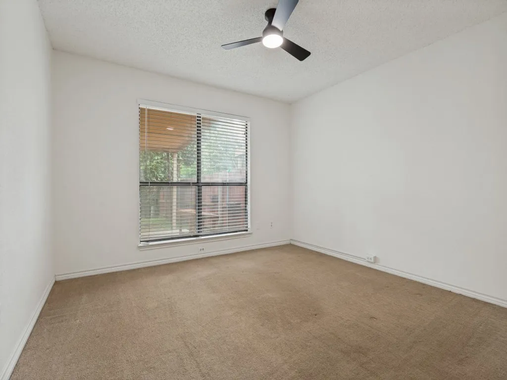 Duplex For Rent in Tarrant County , 3006 Post Oak Drive, Euless, Texas 76039, 2 Bedroom, 1 Bathroom, Garage spaces, 1,044 Sqft, built in 1984, mls#21333482, Real Estate Agent in Euless, Homes For Rent in Tarrant county, Homes For Rent in Euless, Realtor in Euless Texas, Real Estate Brokerage Independent Realty Texas, Luminita Cordes Realtor