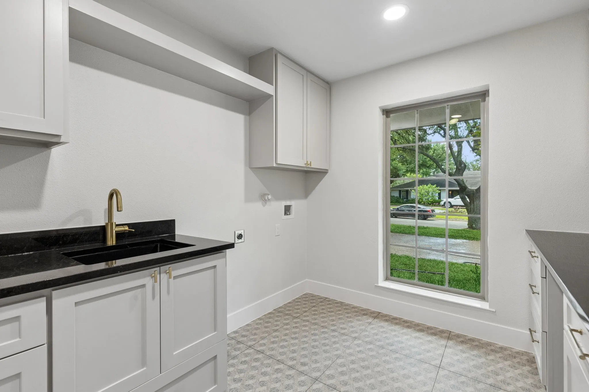 Single Family Residence For Sale in Dallas County , 6941 Midcrest Drive, Dallas, Texas 75254, 5 Bedroom, 4 Bathroom, 2 Garage spaces, 3,599 Sqft, built in 1966, mls#21329549, Real Estate Agent in Dallas, Homes For Sale in Dallas county, Homes For Sale in Dallas, Realtor in Dallas Texas, Real Estate Brokerage Independent Realty Texas, Luminita Cordes Realtor