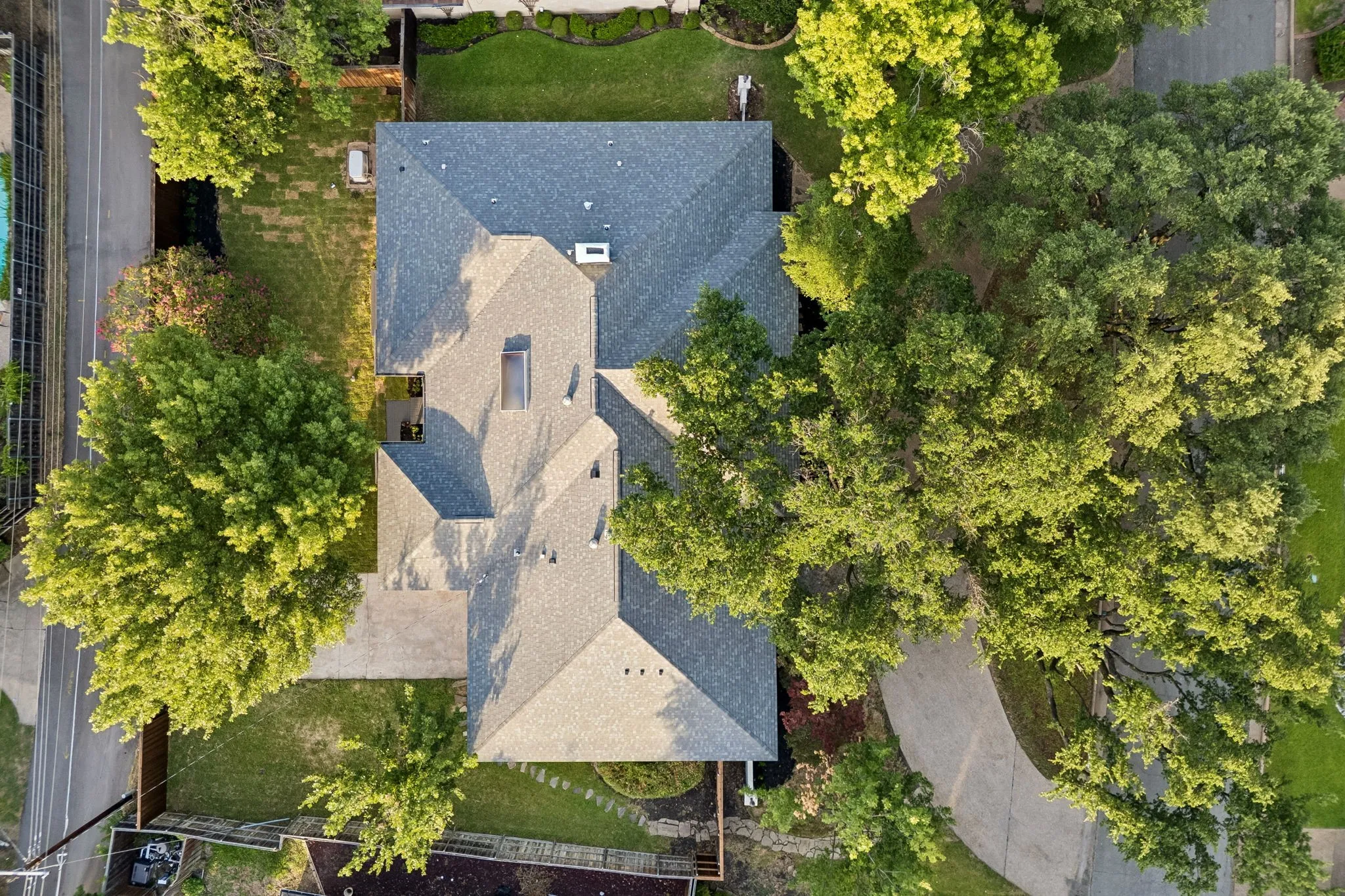 Single Family Residence For Sale in Dallas County , 6941 Midcrest Drive, Dallas, Texas 75254, 5 Bedroom, 4 Bathroom, 2 Garage spaces, 3,599 Sqft, built in 1966, mls#21329549, Real Estate Agent in Dallas, Homes For Sale in Dallas county, Homes For Sale in Dallas, Realtor in Dallas Texas, Real Estate Brokerage Independent Realty Texas, Luminita Cordes Realtor