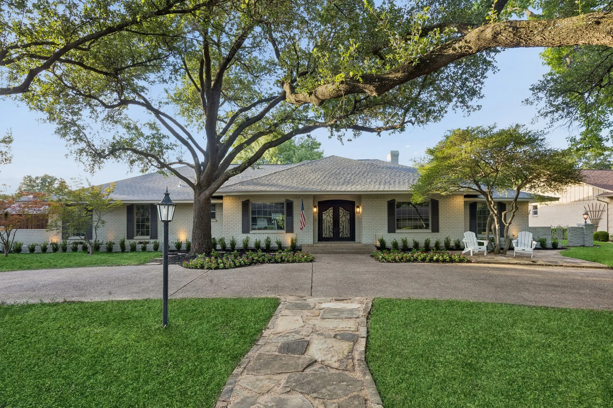 Single Family Residence For Sale in Dallas County , 6941 Midcrest Drive, Dallas, Texas 75254, 5 Bedroom, 4 Bathroom, 2 Garage spaces, 3,599 Sqft, built in 1966, mls#21329549, Real Estate Agent in Dallas, Homes For Sale in Dallas county, Homes For Sale in Dallas, Realtor in Dallas Texas, Real Estate Brokerage Independent Realty Texas, Luminita Cordes Realtor