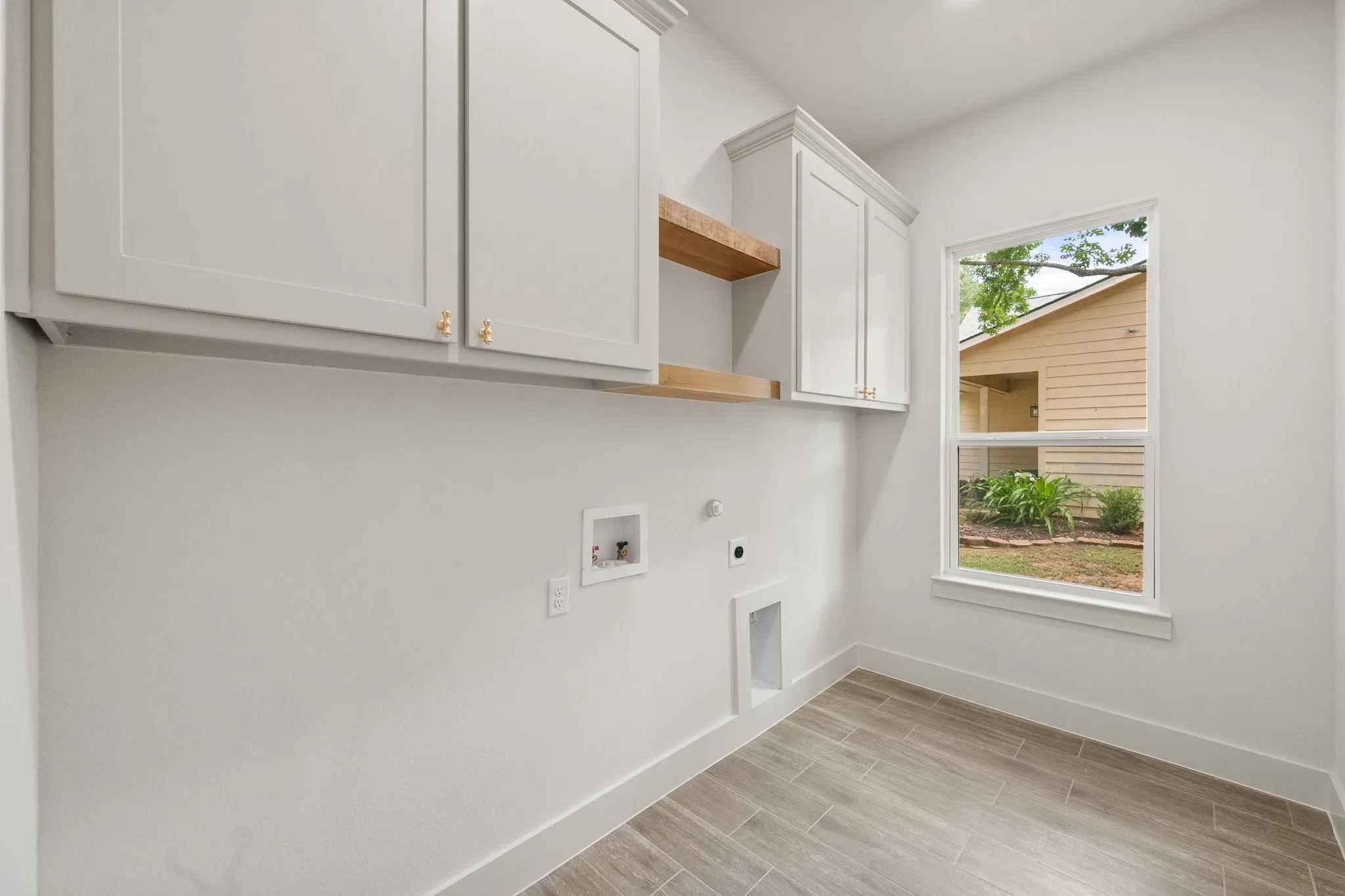 Single Family Residence For Sale in Henderson County , 416 Stirrup Ranch Road, Trinidad, Texas 75163, 4 Bedroom, 3 Bathroom, 2 Garage spaces, 1,832 Sqft, built in 2026, mls#21332313, Real Estate Agent in Trinidad, Homes For Sale in Henderson county, Homes For Sale in Trinidad, Realtor in Trinidad Texas, Real Estate Brokerage Independent Realty Texas, Luminita Cordes Realtor
