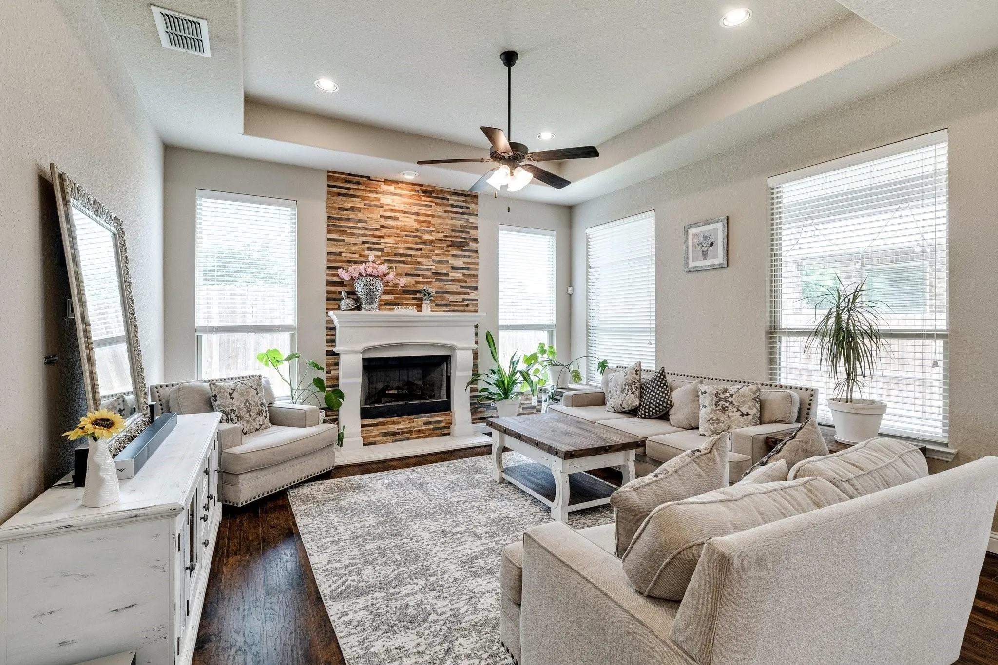 Single Family Residence For Rent in Tarrant County , 7148 Chelsea Drive, North Richland Hills, Texas 76180, 4 Bedroom, 4 Bathroom, 2 Garage spaces, 3,180 Sqft, built in 2016, mls#21331773, Real Estate Agent in North Richland Hills, Homes For Rent in Tarrant county, Homes For Rent in North Richland Hills, Realtor in North Richland Hills Texas, Real Estate Brokerage Independent Realty Texas, Luminita Cordes Realtor