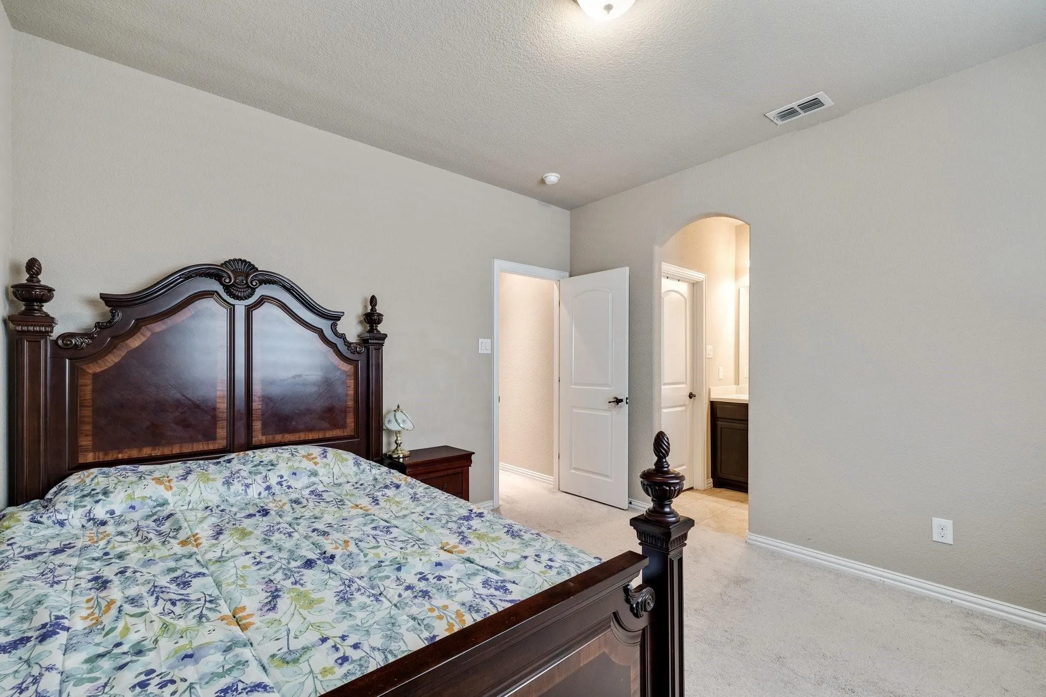Single Family Residence For Rent in Tarrant County , 7148 Chelsea Drive, North Richland Hills, Texas 76180, 4 Bedroom, 4 Bathroom, 2 Garage spaces, 3,180 Sqft, built in 2016, mls#21331773, Real Estate Agent in North Richland Hills, Homes For Rent in Tarrant county, Homes For Rent in North Richland Hills, Realtor in North Richland Hills Texas, Real Estate Brokerage Independent Realty Texas, Luminita Cordes Realtor