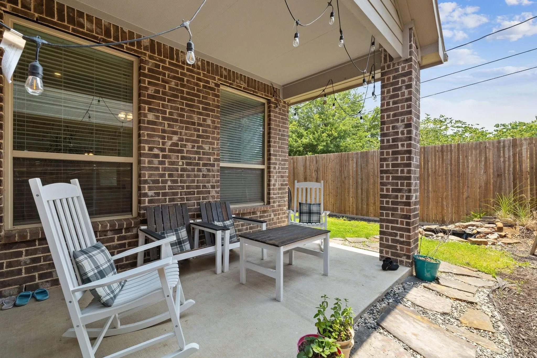Single Family Residence For Rent in Tarrant County , 7148 Chelsea Drive, North Richland Hills, Texas 76180, 4 Bedroom, 4 Bathroom, 2 Garage spaces, 3,180 Sqft, built in 2016, mls#21331773, Real Estate Agent in North Richland Hills, Homes For Rent in Tarrant county, Homes For Rent in North Richland Hills, Realtor in North Richland Hills Texas, Real Estate Brokerage Independent Realty Texas, Luminita Cordes Realtor
