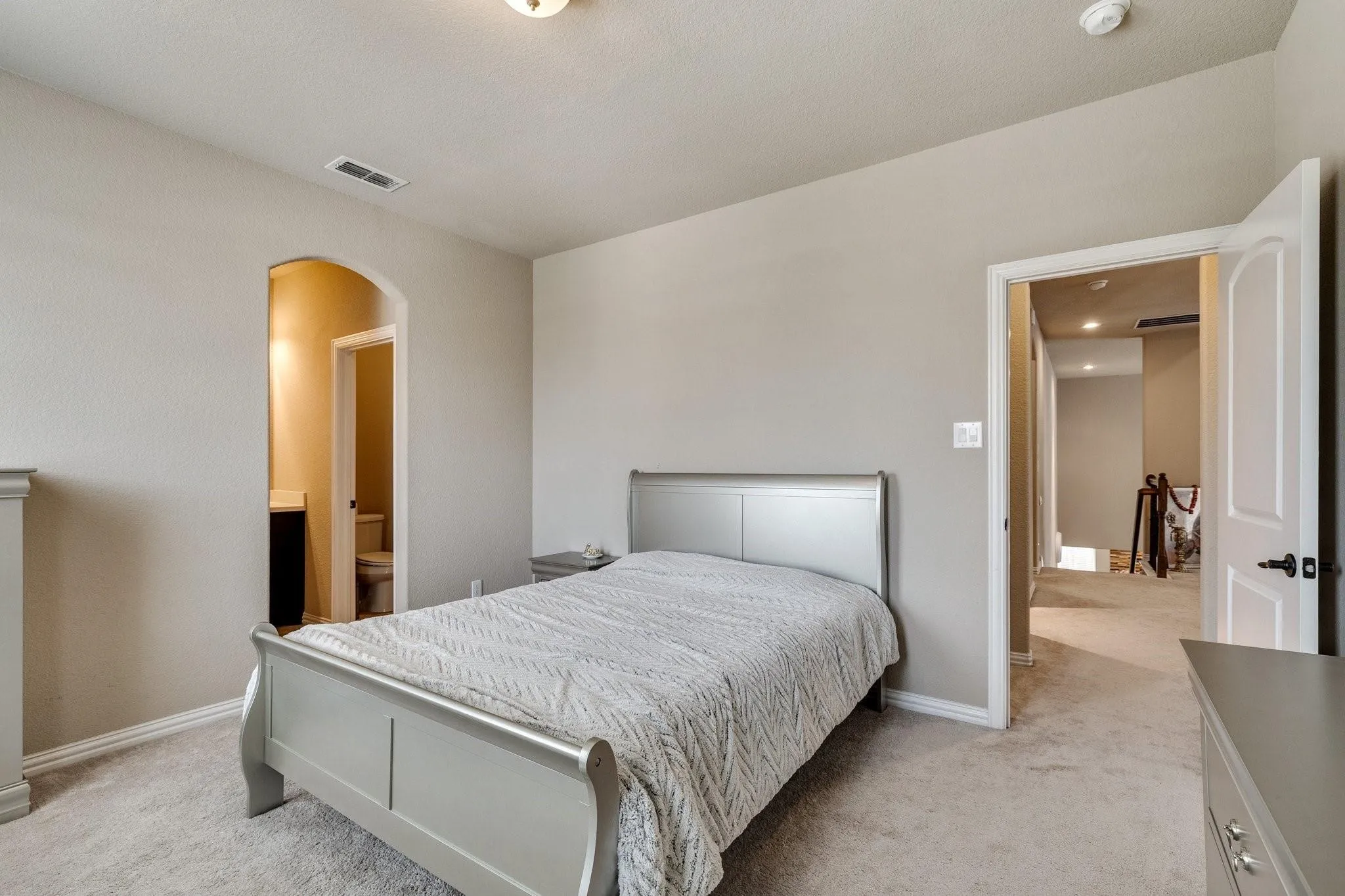 Single Family Residence For Rent in Tarrant County , 7148 Chelsea Drive, North Richland Hills, Texas 76180, 4 Bedroom, 4 Bathroom, 2 Garage spaces, 3,180 Sqft, built in 2016, mls#21331773, Real Estate Agent in North Richland Hills, Homes For Rent in Tarrant county, Homes For Rent in North Richland Hills, Realtor in North Richland Hills Texas, Real Estate Brokerage Independent Realty Texas, Luminita Cordes Realtor