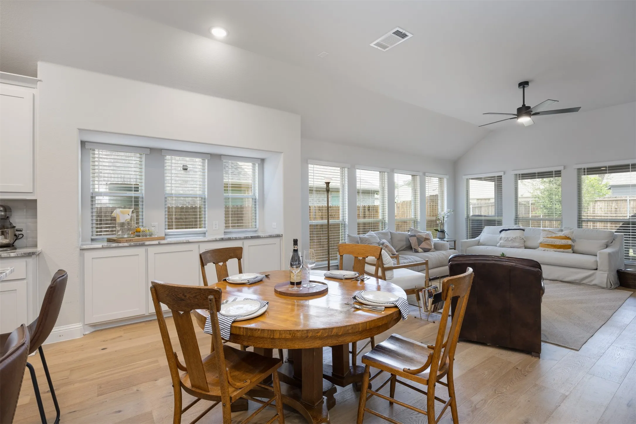 Single Family Residence For Rent in Collin County , 1003 Pecan Glen Drive, Melissa, Texas 75454, 4 Bedroom, 2 Bathroom, 2 Garage spaces, 2,046 Sqft, built in 2023, mls#21333460, Real Estate Agent in Melissa, Homes For Rent in Collin county, Homes For Rent in Melissa, Realtor in Melissa Texas, Real Estate Brokerage Independent Realty Texas, Luminita Cordes Realtor