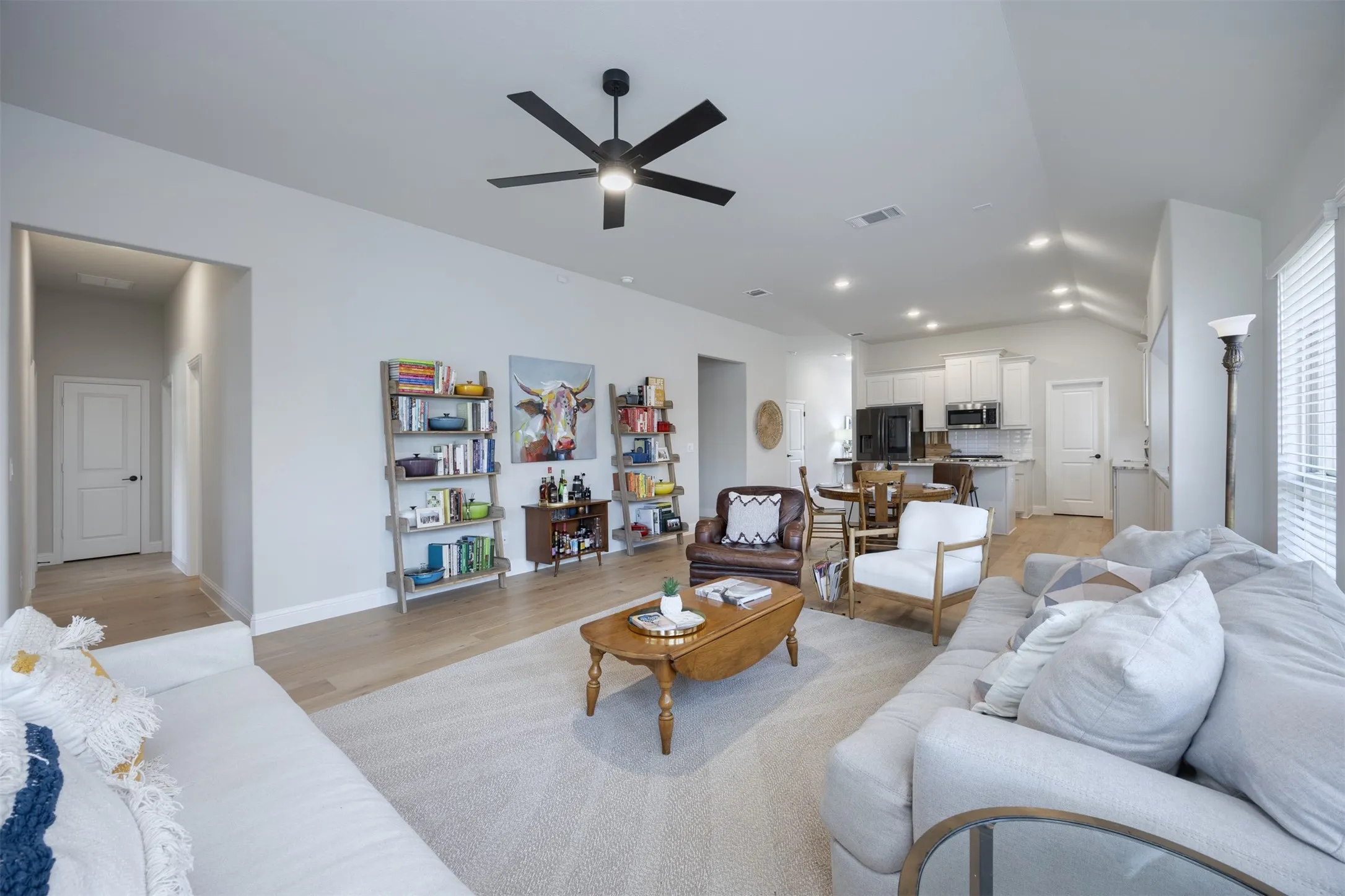 Single Family Residence For Rent in Collin County , 1003 Pecan Glen Drive, Melissa, Texas 75454, 4 Bedroom, 2 Bathroom, 2 Garage spaces, 2,046 Sqft, built in 2023, mls#21333460, Real Estate Agent in Melissa, Homes For Rent in Collin county, Homes For Rent in Melissa, Realtor in Melissa Texas, Real Estate Brokerage Independent Realty Texas, Luminita Cordes Realtor