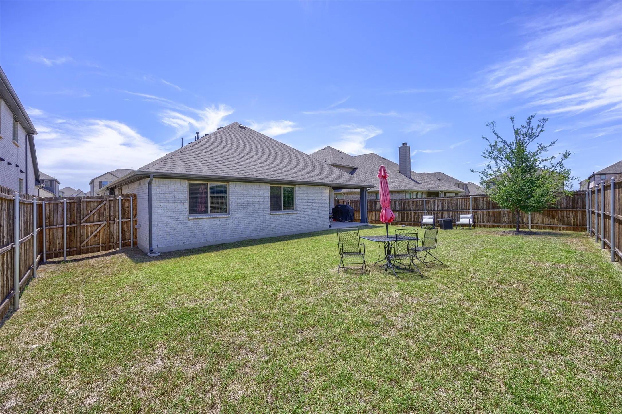 Single Family Residence For Rent in Collin County , 1003 Pecan Glen Drive, Melissa, Texas 75454, 4 Bedroom, 2 Bathroom, 2 Garage spaces, 2,046 Sqft, built in 2023, mls#21333460, Real Estate Agent in Melissa, Homes For Rent in Collin county, Homes For Rent in Melissa, Realtor in Melissa Texas, Real Estate Brokerage Independent Realty Texas, Luminita Cordes Realtor