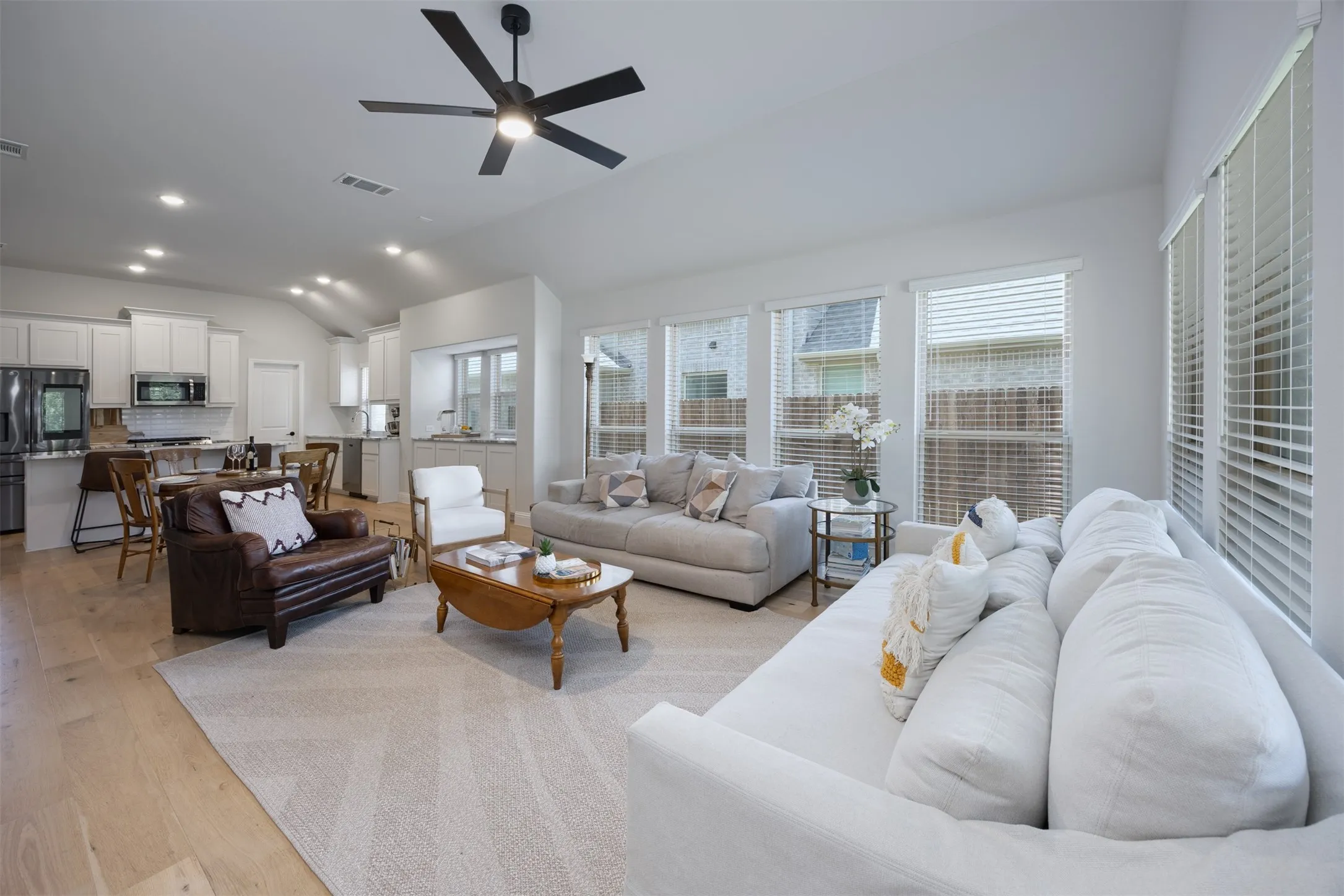 Single Family Residence For Rent in Collin County , 1003 Pecan Glen Drive, Melissa, Texas 75454, 4 Bedroom, 2 Bathroom, 2 Garage spaces, 2,046 Sqft, built in 2023, mls#21333460, Real Estate Agent in Melissa, Homes For Rent in Collin county, Homes For Rent in Melissa, Realtor in Melissa Texas, Real Estate Brokerage Independent Realty Texas, Luminita Cordes Realtor