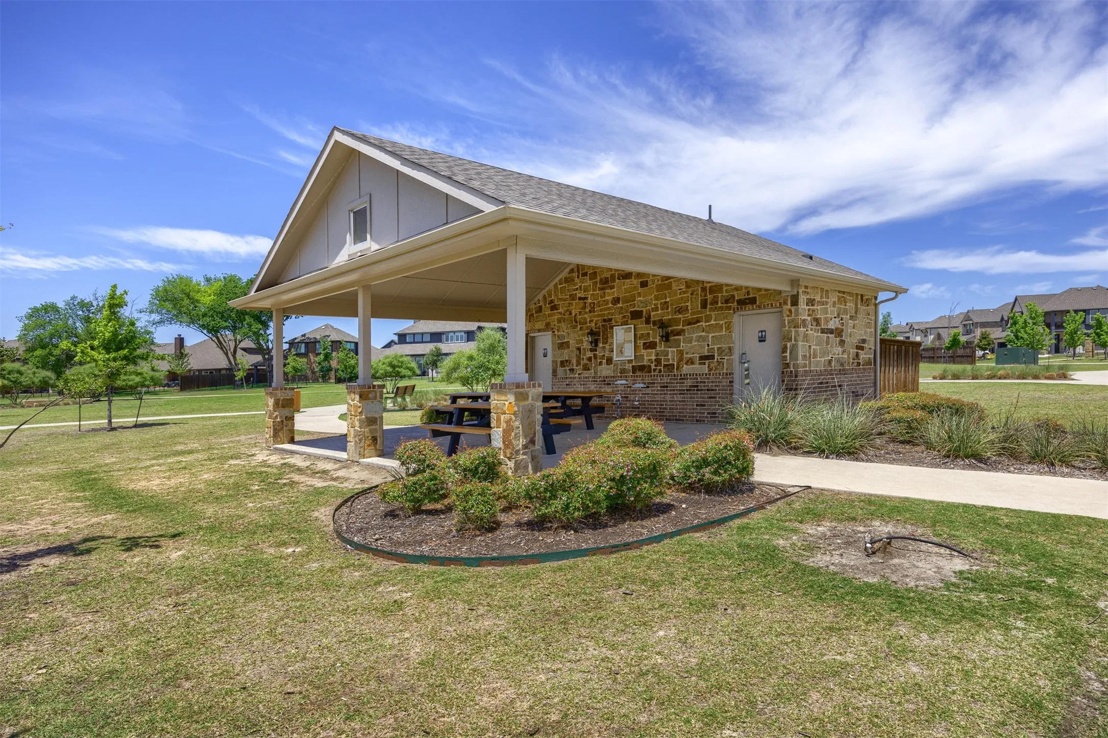 Single Family Residence For Rent in Collin County , 1003 Pecan Glen Drive, Melissa, Texas 75454, 4 Bedroom, 2 Bathroom, 2 Garage spaces, 2,046 Sqft, built in 2023, mls#21333460, Real Estate Agent in Melissa, Homes For Rent in Collin county, Homes For Rent in Melissa, Realtor in Melissa Texas, Real Estate Brokerage Independent Realty Texas, Luminita Cordes Realtor