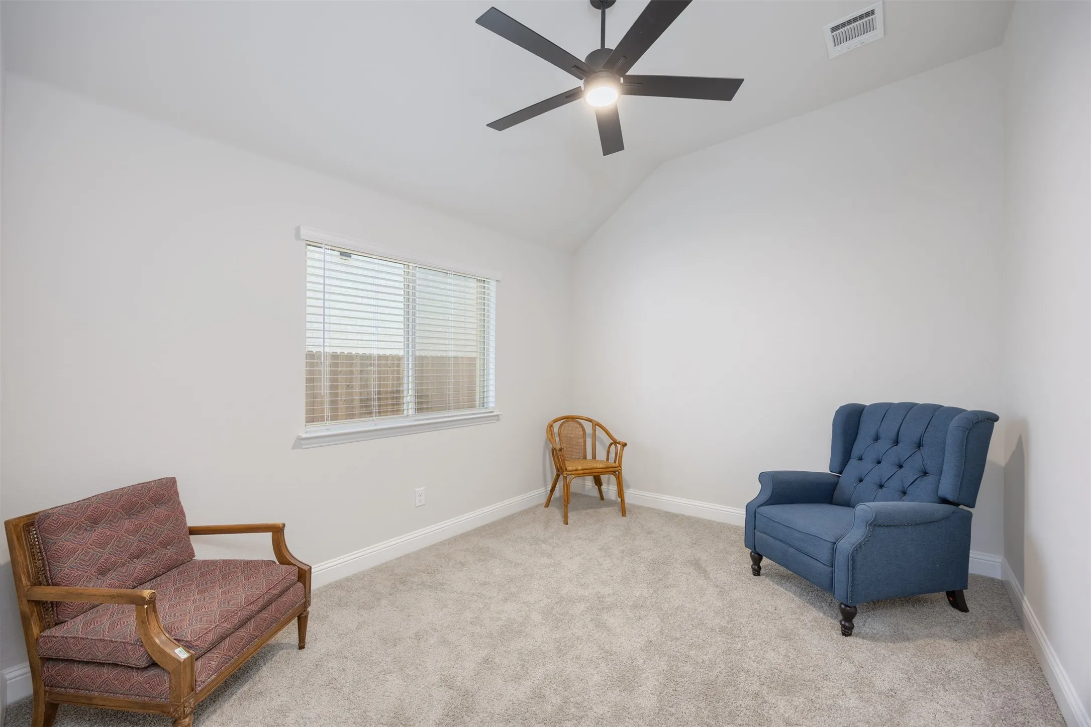 Single Family Residence For Rent in Collin County , 1003 Pecan Glen Drive, Melissa, Texas 75454, 4 Bedroom, 2 Bathroom, 2 Garage spaces, 2,046 Sqft, built in 2023, mls#21333460, Real Estate Agent in Melissa, Homes For Rent in Collin county, Homes For Rent in Melissa, Realtor in Melissa Texas, Real Estate Brokerage Independent Realty Texas, Luminita Cordes Realtor
