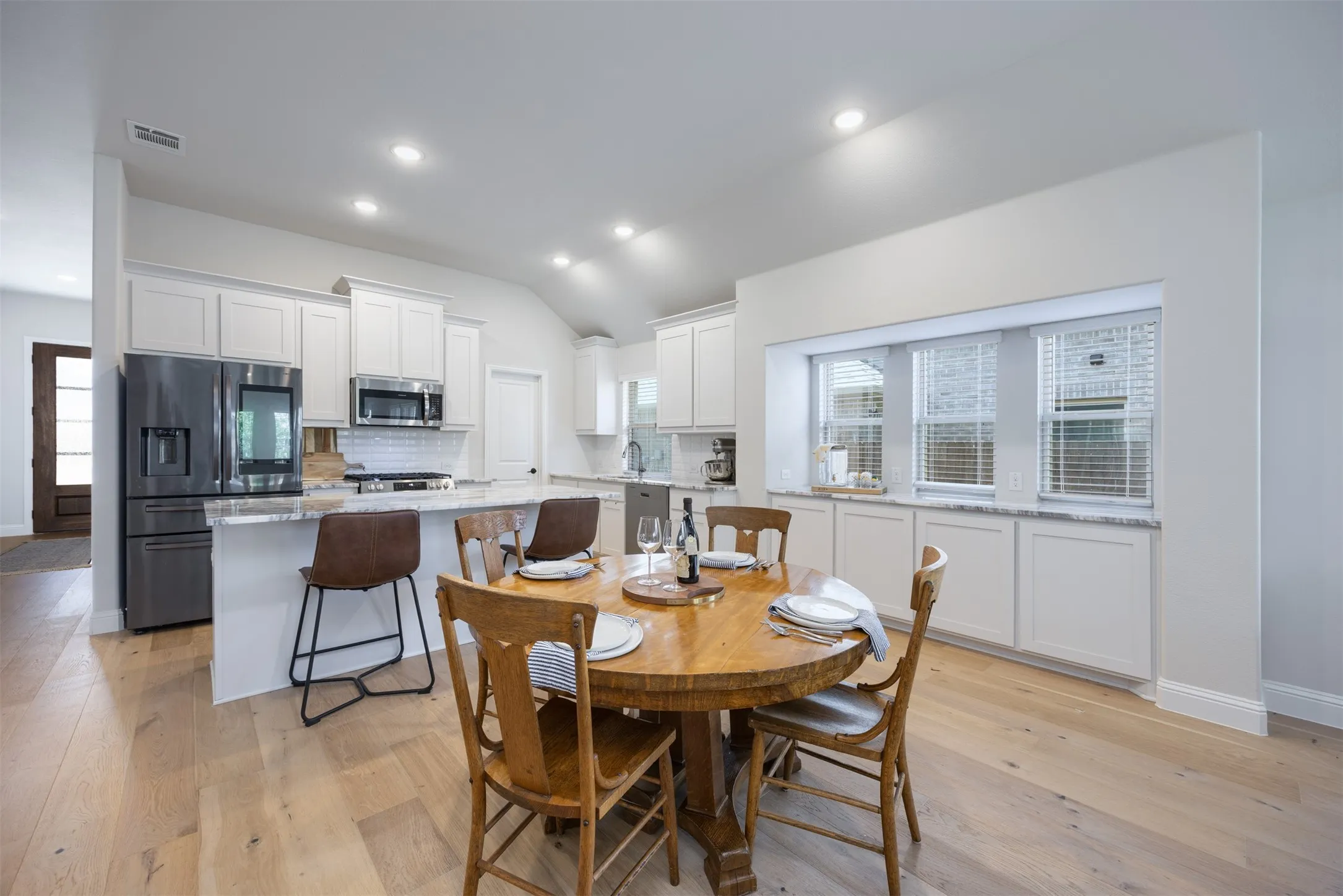 Single Family Residence For Rent in Collin County , 1003 Pecan Glen Drive, Melissa, Texas 75454, 4 Bedroom, 2 Bathroom, 2 Garage spaces, 2,046 Sqft, built in 2023, mls#21333460, Real Estate Agent in Melissa, Homes For Rent in Collin county, Homes For Rent in Melissa, Realtor in Melissa Texas, Real Estate Brokerage Independent Realty Texas, Luminita Cordes Realtor