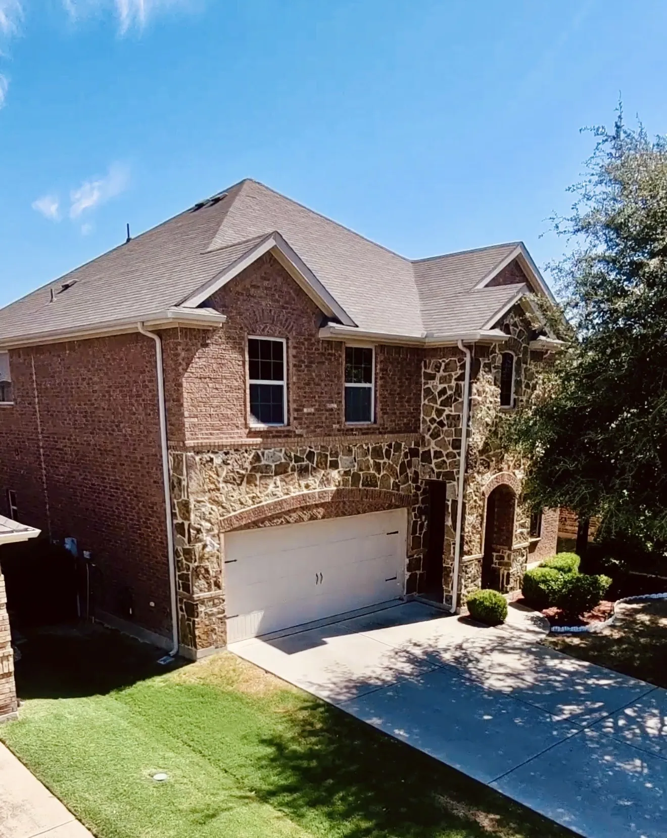 Single Family Residence For Sale in Denton County , 11713 Summer Springs Drive, Frisco, Texas 75036, 3 Bedroom, 3 Bathroom, 2 Garage spaces, 2,532 Sqft, built in 2013, mls#21333513, Real Estate Agent in Frisco, Homes For Sale in Denton county, Homes For Sale in Frisco, Realtor in Frisco Texas, Real Estate Brokerage Independent Realty Texas, Luminita Cordes Realtor