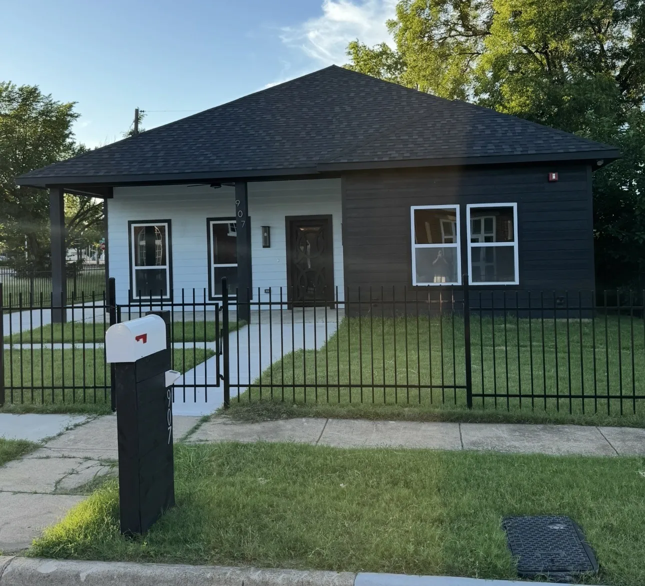 Single Family Residence For Sale in Tarrant County , 907 E Humbolt Street, Fort Worth, Texas 76104, 4 Bedroom, 6 Bathroom, Garage spaces, 2,489 Sqft, built in 2026, mls#21333527, Real Estate Agent in Fort Worth, Homes For Sale in Tarrant county, Homes For Sale in Fort Worth, Realtor in Fort Worth Texas, Real Estate Brokerage Independent Realty Texas, Luminita Cordes Realtor