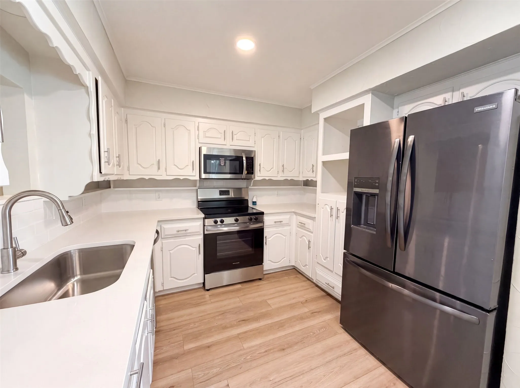 Single Family Residence For Sale in Tarrant County , 940 Western Trail, Keller, Texas 76248, 3 Bedroom, 3 Bathroom, 3 Garage spaces, 2,442 Sqft, built in 1978, mls#21333528, Real Estate Agent in Keller, Homes For Sale in Tarrant county, Homes For Sale in Keller, Realtor in Keller Texas, Real Estate Brokerage Independent Realty Texas, Luminita Cordes Realtor