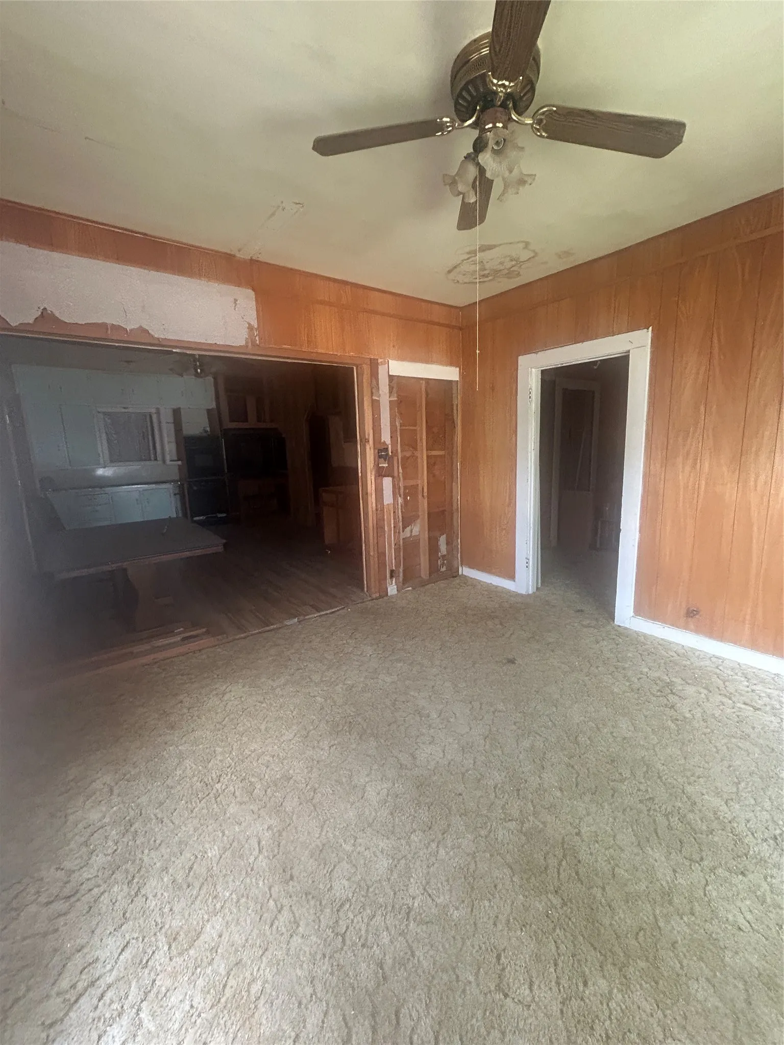 Single Family Residence For Sale in Coleman County , 501 W 12th Street, Coleman, Texas 76834, 3 Bedroom, 2 Bathroom, Garage spaces, 1,722 Sqft, built in 1935, mls#21333529, Real Estate Agent in Coleman, Homes For Sale in Coleman county, Homes For Sale in Coleman, Realtor in Coleman Texas, Real Estate Brokerage Independent Realty Texas, Luminita Cordes Realtor