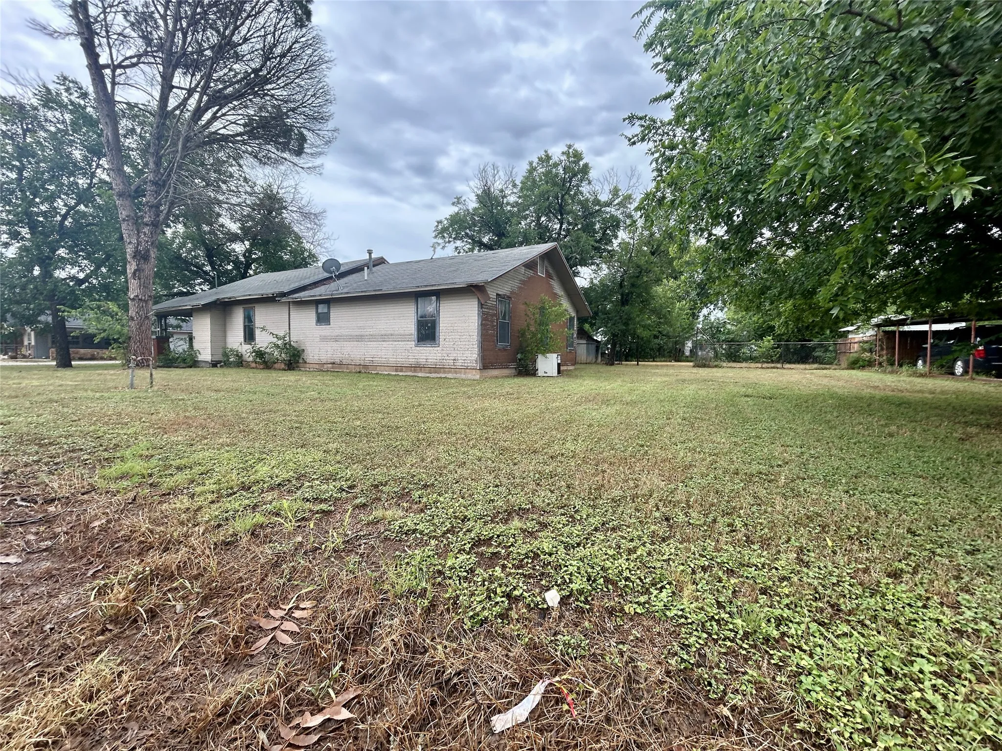 Single Family Residence For Sale in Coleman County , 501 W 12th Street, Coleman, Texas 76834, 3 Bedroom, 2 Bathroom, Garage spaces, 1,722 Sqft, built in 1935, mls#21333529, Real Estate Agent in Coleman, Homes For Sale in Coleman county, Homes For Sale in Coleman, Realtor in Coleman Texas, Real Estate Brokerage Independent Realty Texas, Luminita Cordes Realtor