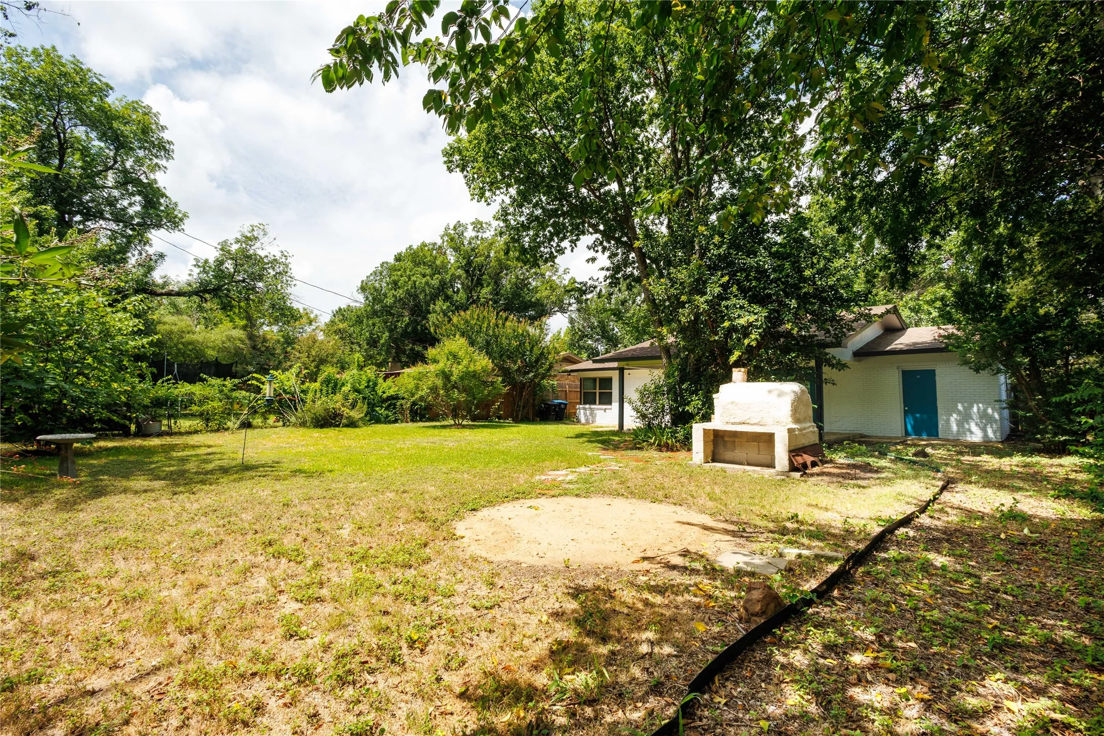 Single Family Residence For Sale in Tarrant County , 4745 Melita Avenue, Fort Worth, Texas 76133, 4 Bedroom, 1 Bathroom, Garage spaces, 1,276 Sqft, built in 1951, mls#21333485, Real Estate Agent in Fort Worth, Homes For Sale in Tarrant county, Homes For Sale in Fort Worth, Realtor in Fort Worth Texas, Real Estate Brokerage Independent Realty Texas, Luminita Cordes Realtor