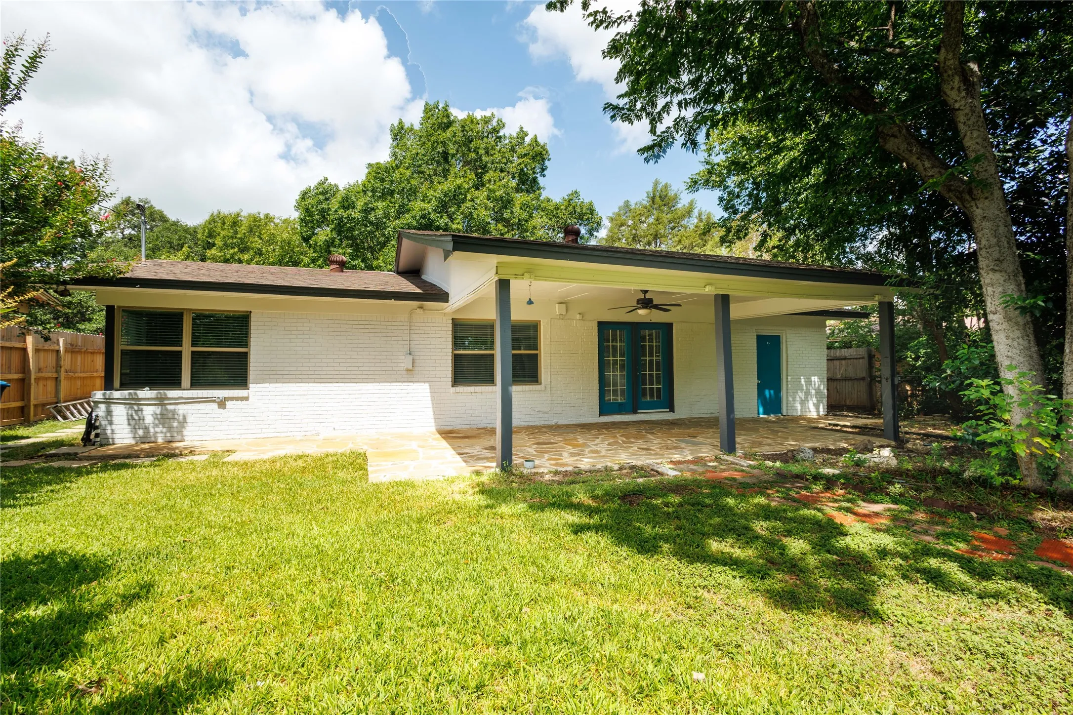 Single Family Residence For Sale in Tarrant County , 4745 Melita Avenue, Fort Worth, Texas 76133, 4 Bedroom, 1 Bathroom, Garage spaces, 1,276 Sqft, built in 1951, mls#21333485, Real Estate Agent in Fort Worth, Homes For Sale in Tarrant county, Homes For Sale in Fort Worth, Realtor in Fort Worth Texas, Real Estate Brokerage Independent Realty Texas, Luminita Cordes Realtor