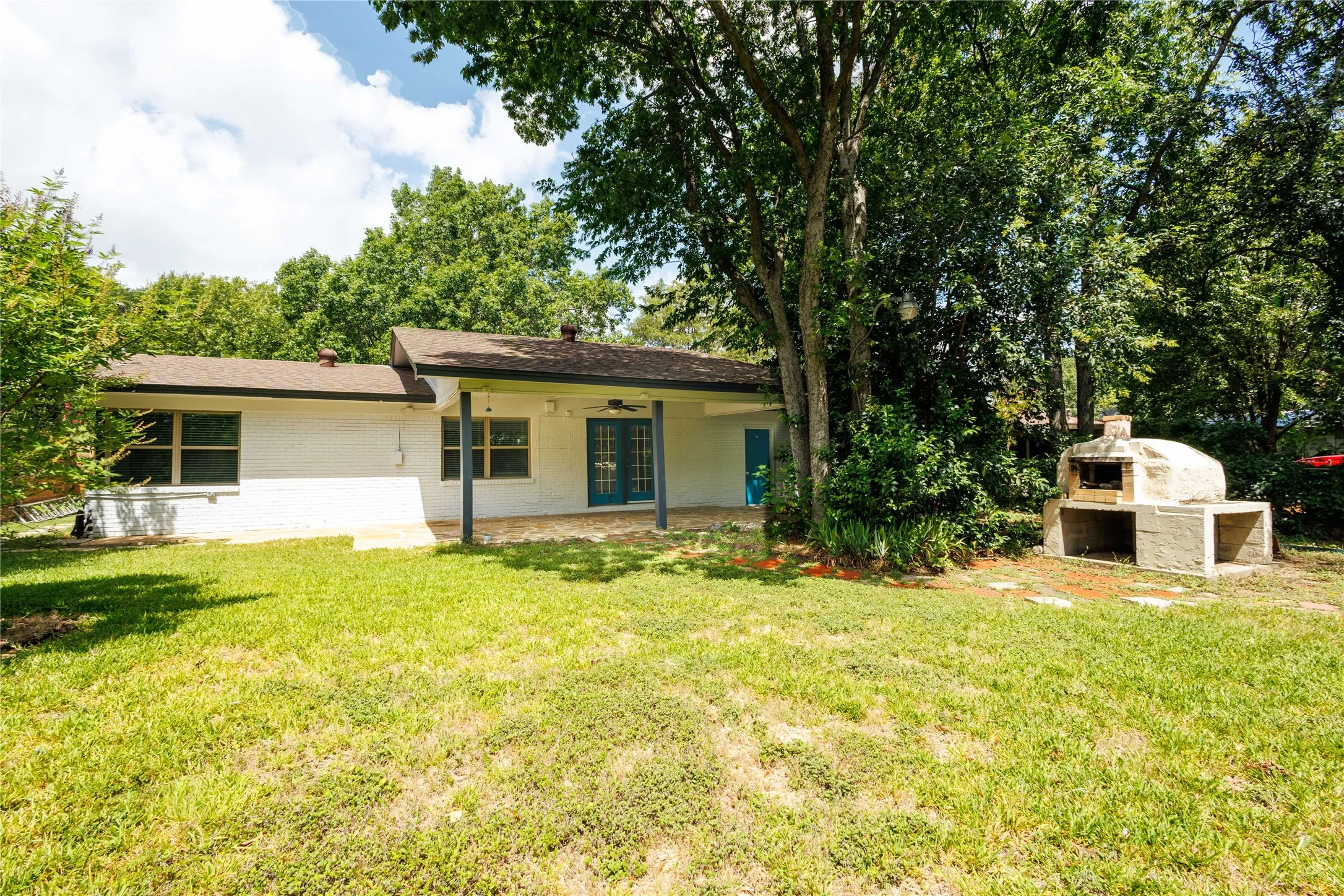 Single Family Residence For Sale in Tarrant County , 4745 Melita Avenue, Fort Worth, Texas 76133, 4 Bedroom, 1 Bathroom, Garage spaces, 1,276 Sqft, built in 1951, mls#21333485, Real Estate Agent in Fort Worth, Homes For Sale in Tarrant county, Homes For Sale in Fort Worth, Realtor in Fort Worth Texas, Real Estate Brokerage Independent Realty Texas, Luminita Cordes Realtor