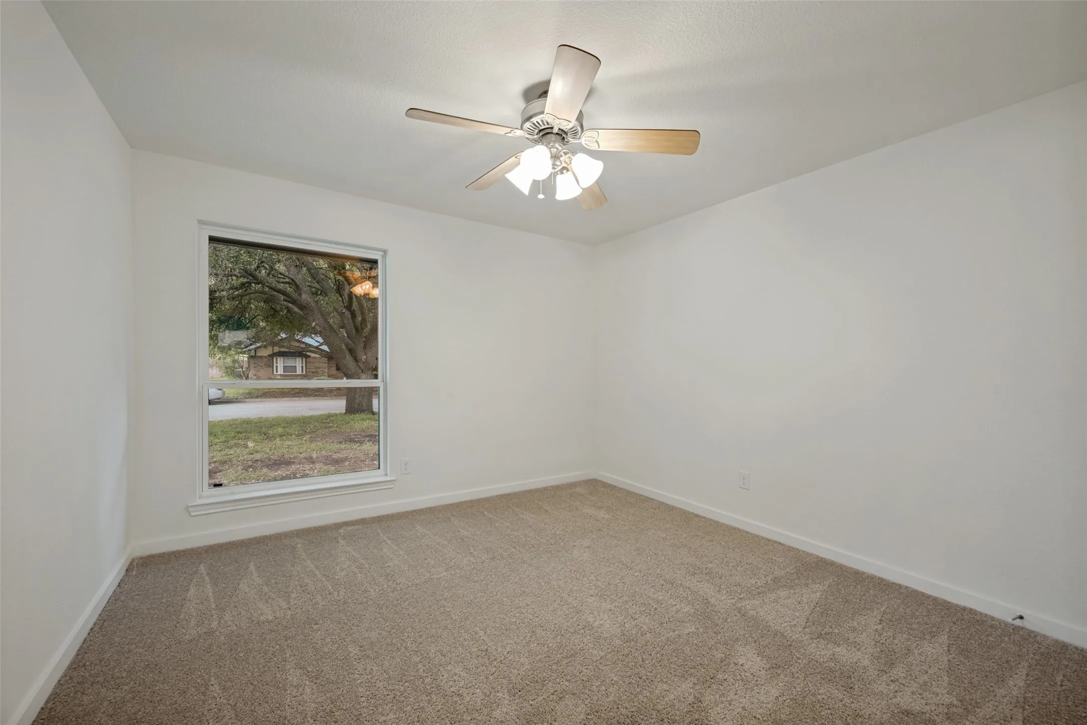 Single Family Residence For Sale in Tarrant County , 3304 Wayland Drive, Fort Worth, Texas 76133, 3 Bedroom, 2 Bathroom, 2 Garage spaces, 1,808 Sqft, built in 1976, mls#21333569, Real Estate Agent in Fort Worth, Homes For Sale in Tarrant county, Homes For Sale in Fort Worth, Realtor in Fort Worth Texas, Real Estate Brokerage Independent Realty Texas, Luminita Cordes Realtor