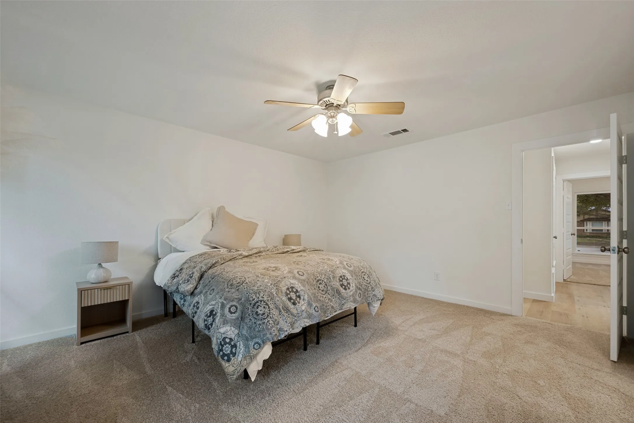 Single Family Residence For Sale in Tarrant County , 3304 Wayland Drive, Fort Worth, Texas 76133, 3 Bedroom, 2 Bathroom, 2 Garage spaces, 1,808 Sqft, built in 1976, mls#21333569, Real Estate Agent in Fort Worth, Homes For Sale in Tarrant county, Homes For Sale in Fort Worth, Realtor in Fort Worth Texas, Real Estate Brokerage Independent Realty Texas, Luminita Cordes Realtor