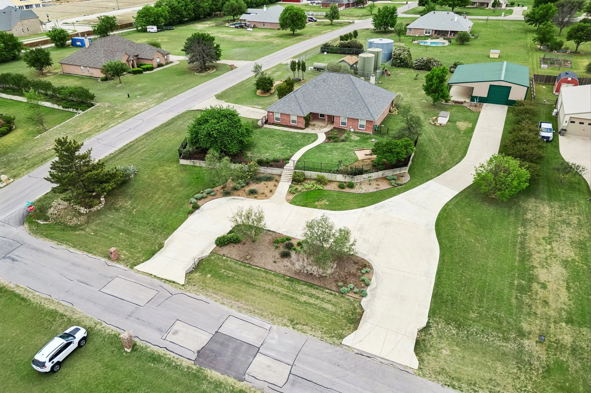Perfect Setting For Quiet Country Living