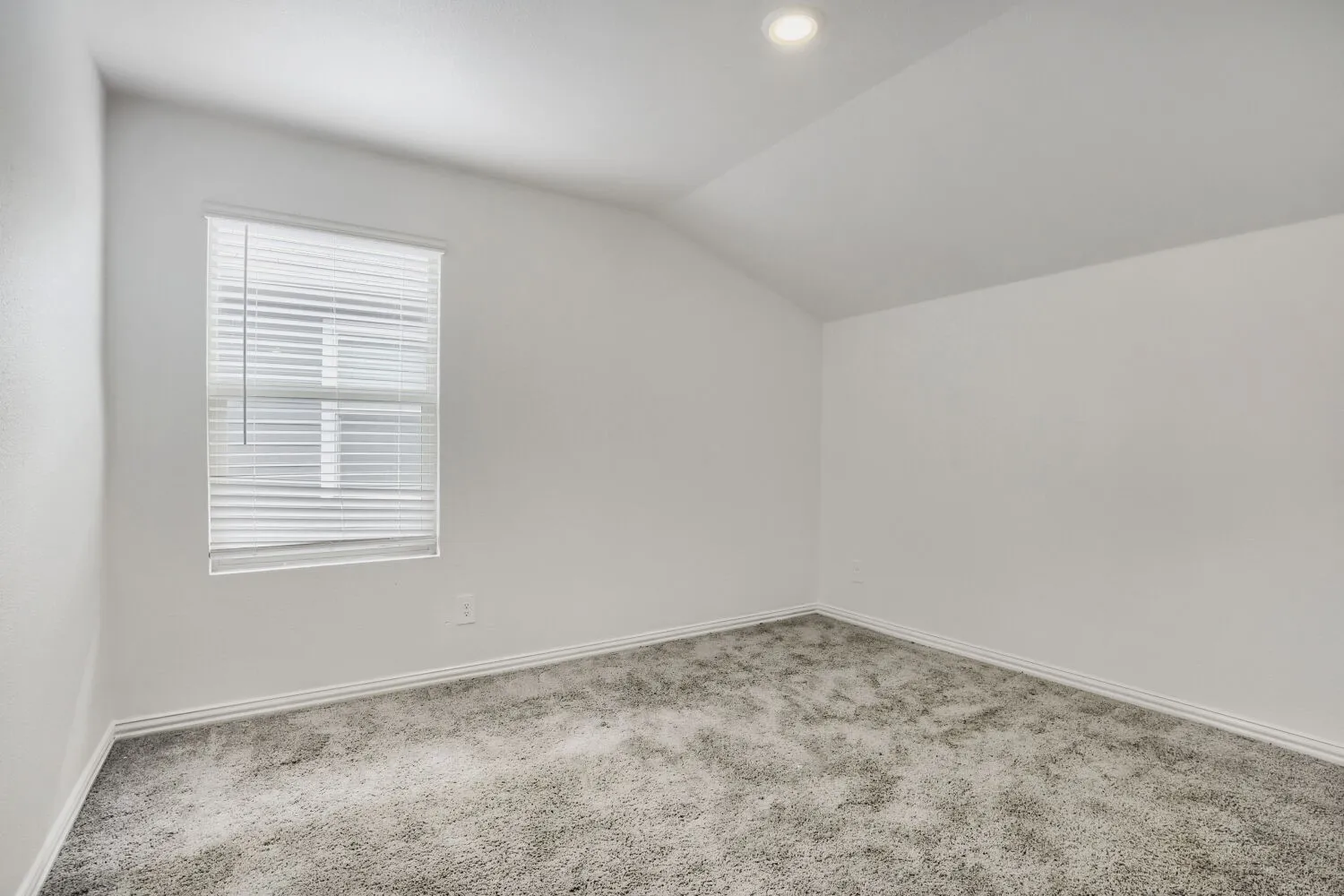 Single Family Residence For Rent in Kaufman County , 2017 Pine Stone Lane, Forney, Texas 75126, 4 Bedroom, 3 Bathroom, 2 Garage spaces, 2,255 Sqft, built in 2023, mls#21333548, Real Estate Agent in Forney, Homes For Rent in Kaufman county, Homes For Rent in Forney, Realtor in Forney Texas, Real Estate Brokerage Independent Realty Texas, Luminita Cordes Realtor
