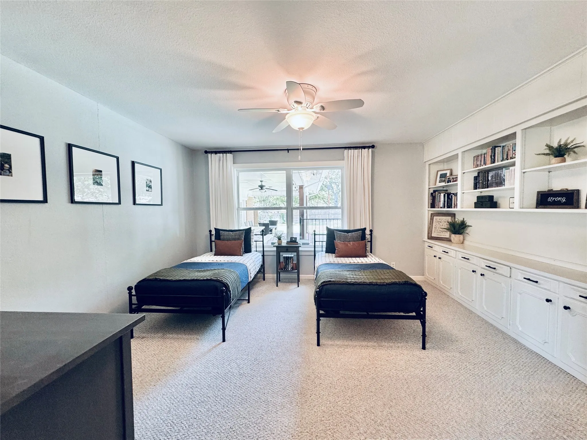 Single Family Residence For Sale in Young County , 1423 Oak Hills Drive, Graham, Texas 76450, 3 Bedroom, 3 Bathroom, 1 Garage spaces, 3,060 Sqft, built in 1965, mls#21332710, Real Estate Agent in Graham, Homes For Sale in Young county, Homes For Sale in Graham, Realtor in Graham Texas, Real Estate Brokerage Independent Realty Texas, Luminita Cordes Realtor